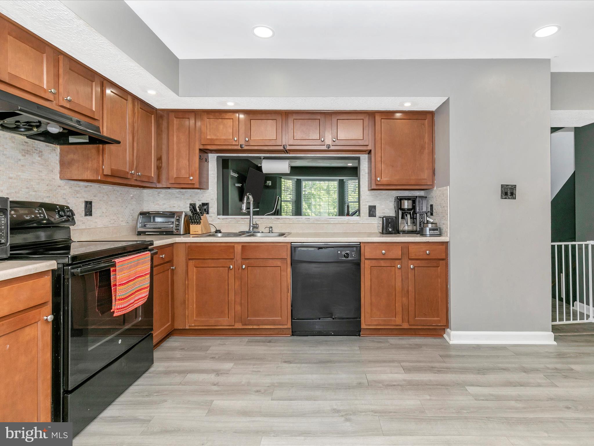 ROBIN MEADOWS - Residential