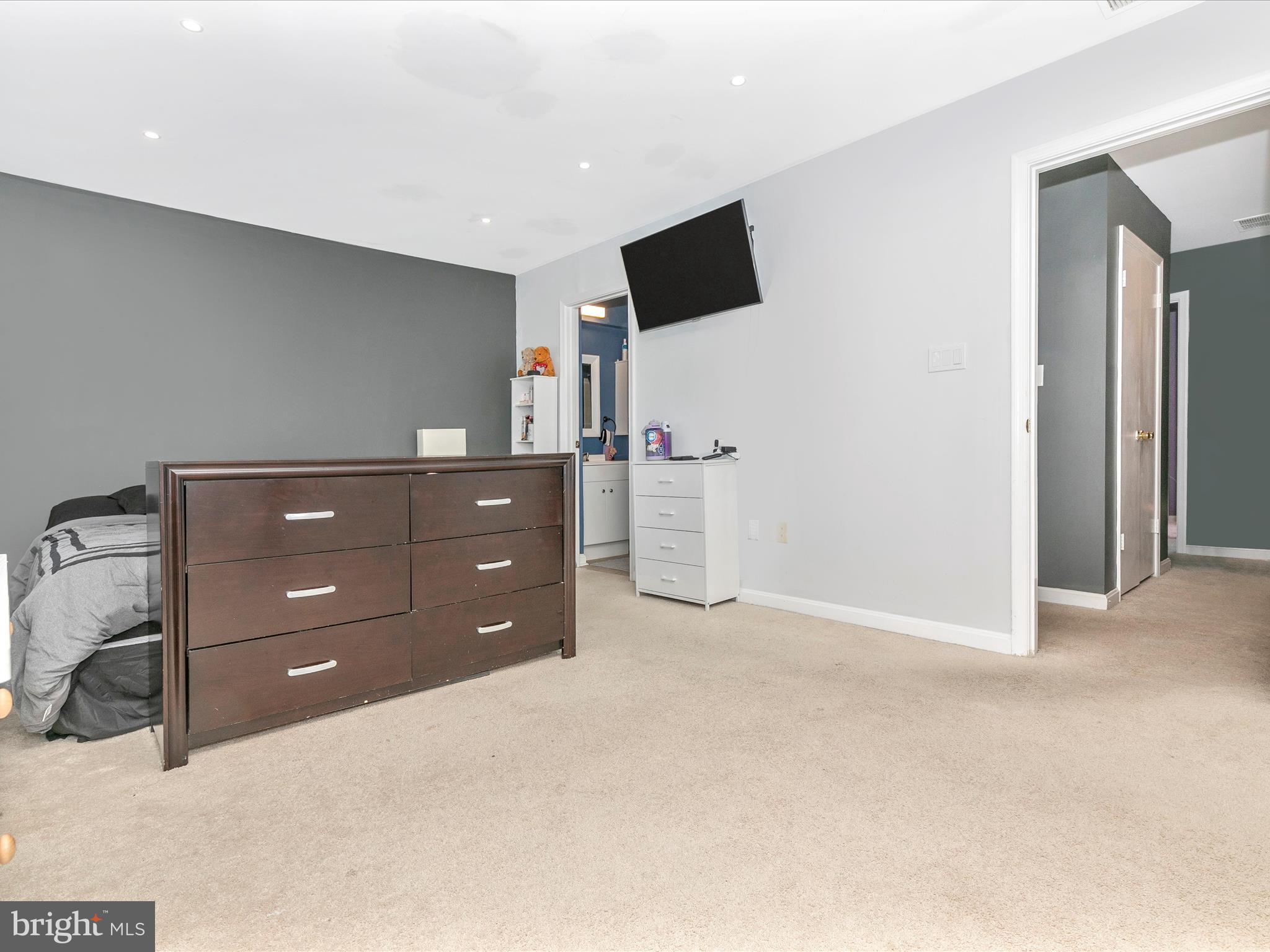 ROBIN MEADOWS - Residential