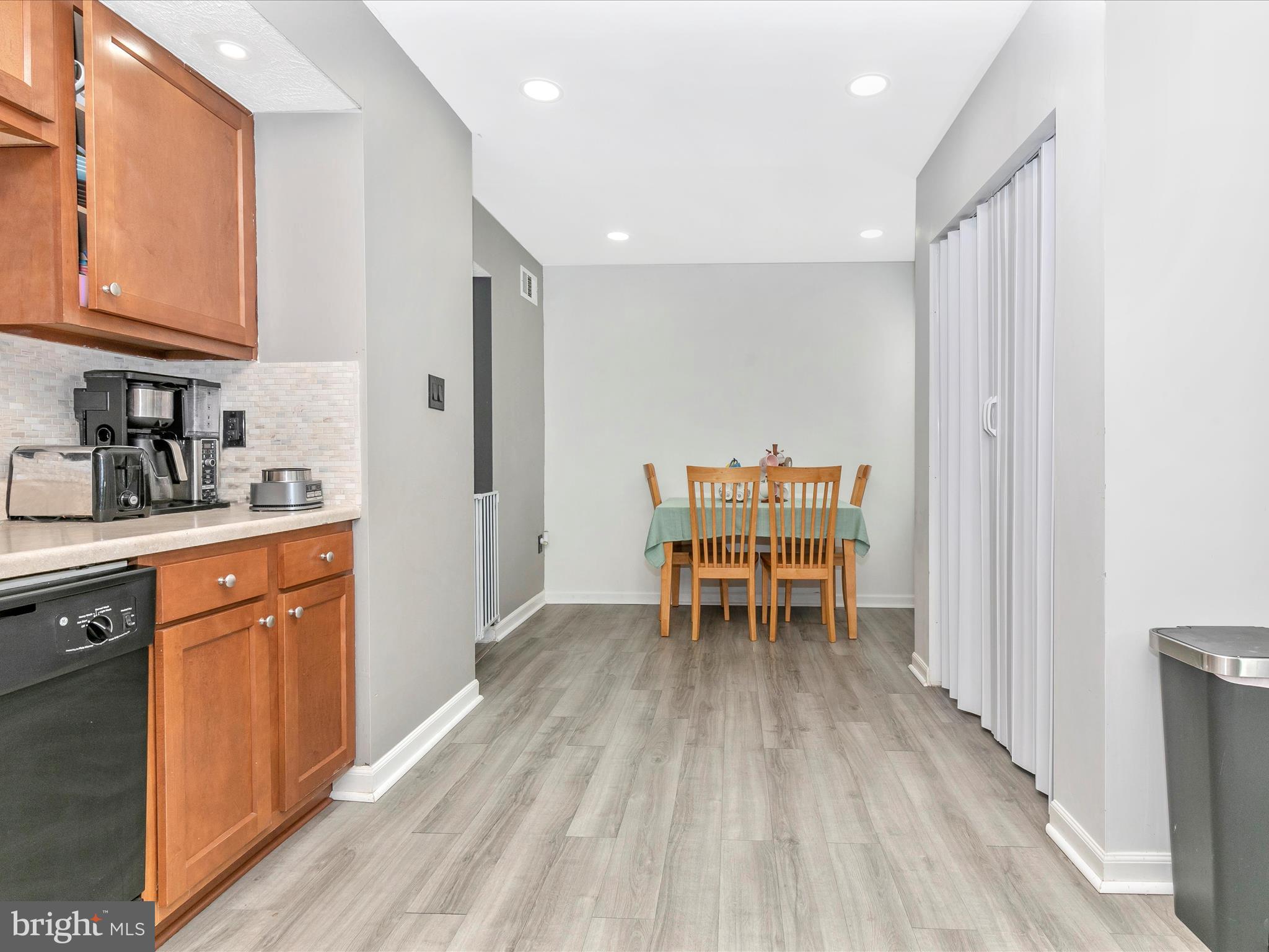 ROBIN MEADOWS - Residential