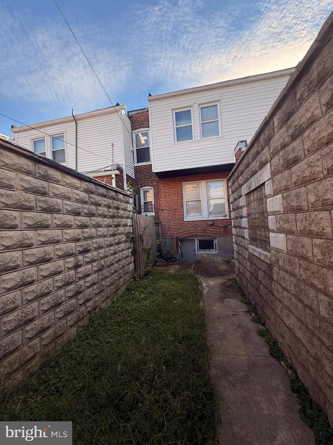 WAVERLY - Residential Lease