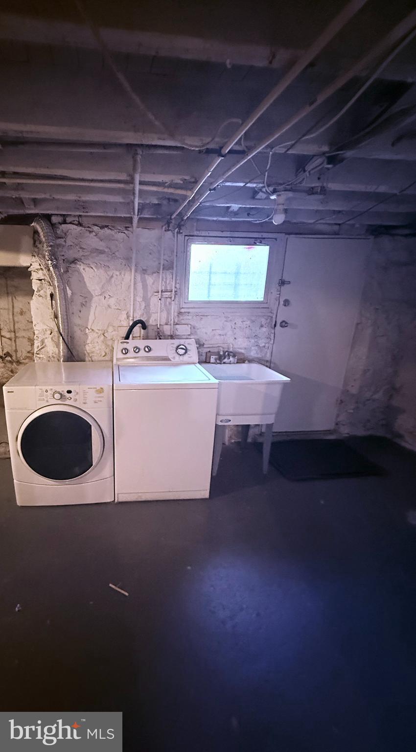 WAVERLY - Residential Lease