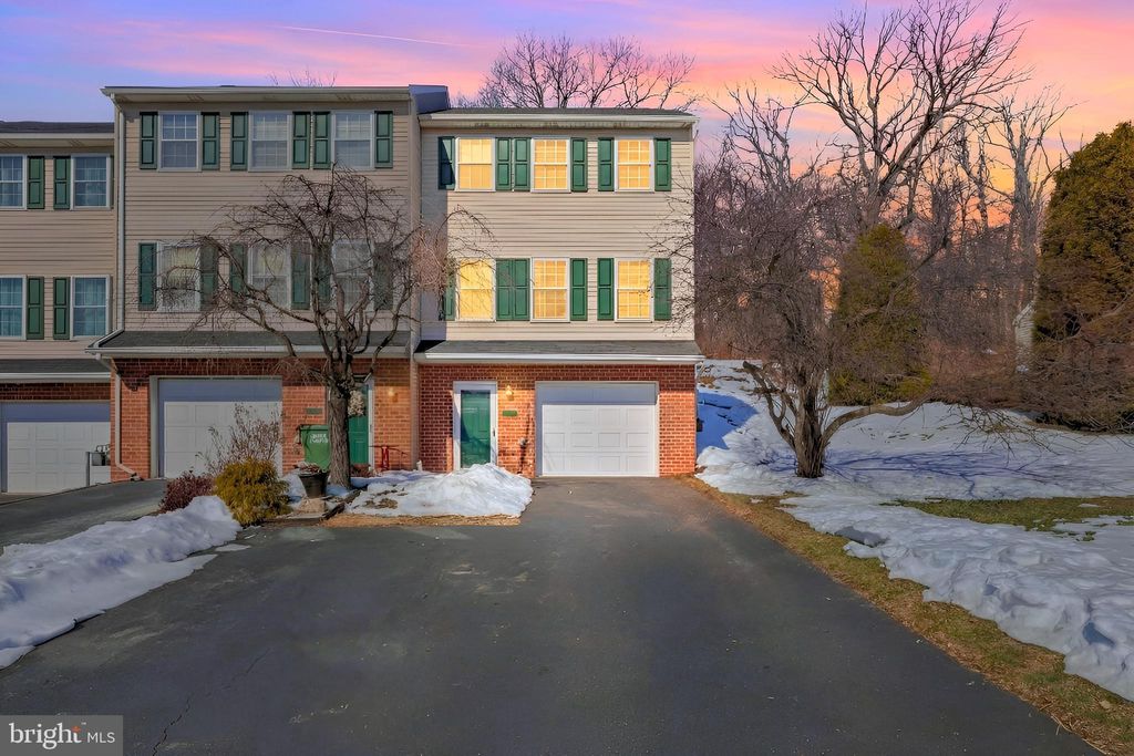 Photo of 2280 North Point, YORK, PA 17406 (MLS # PAYK2097326)