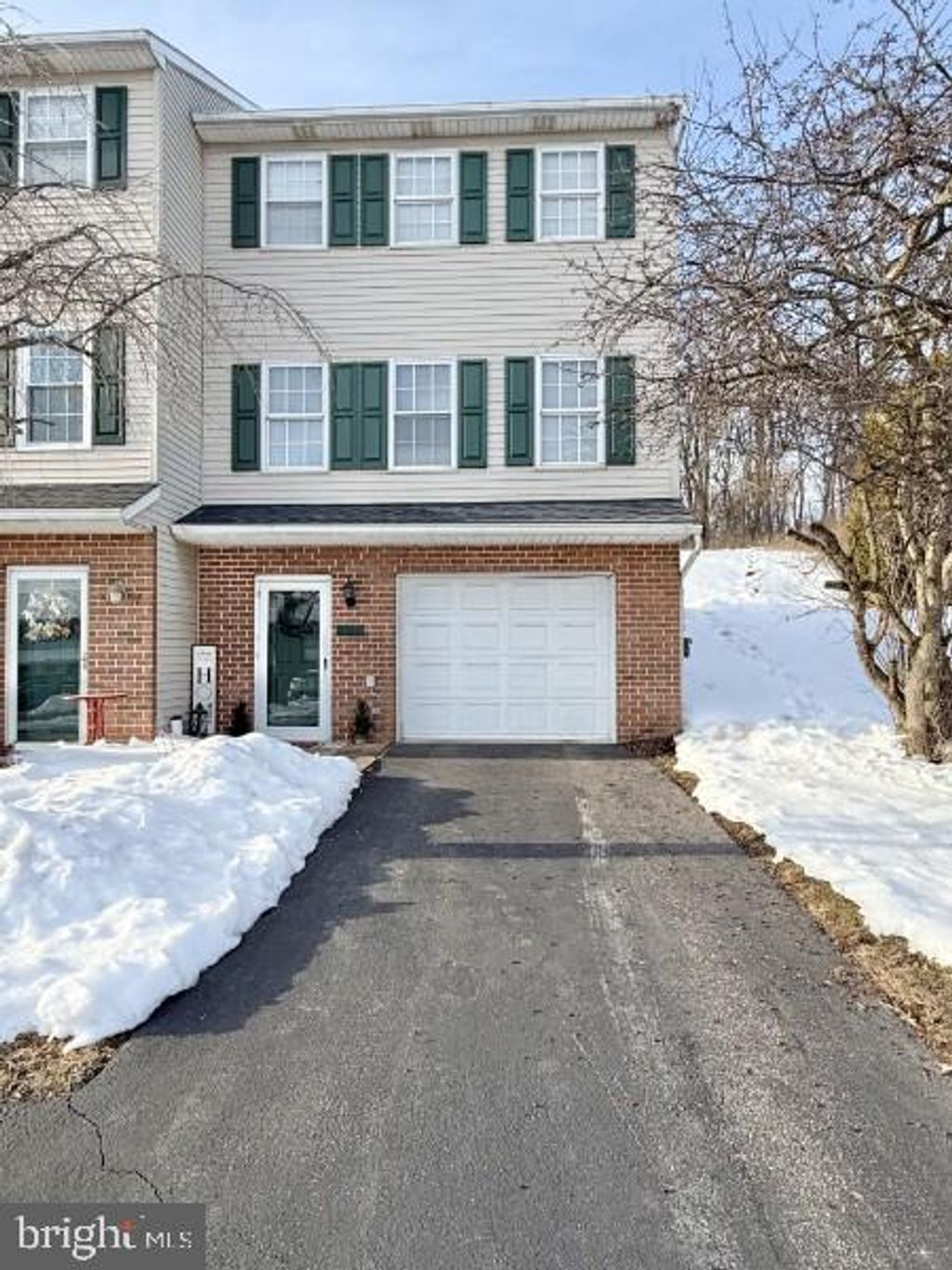 Photo of 2280 North Point, YORK, PA 17406 (MLS # PAYK2097326)