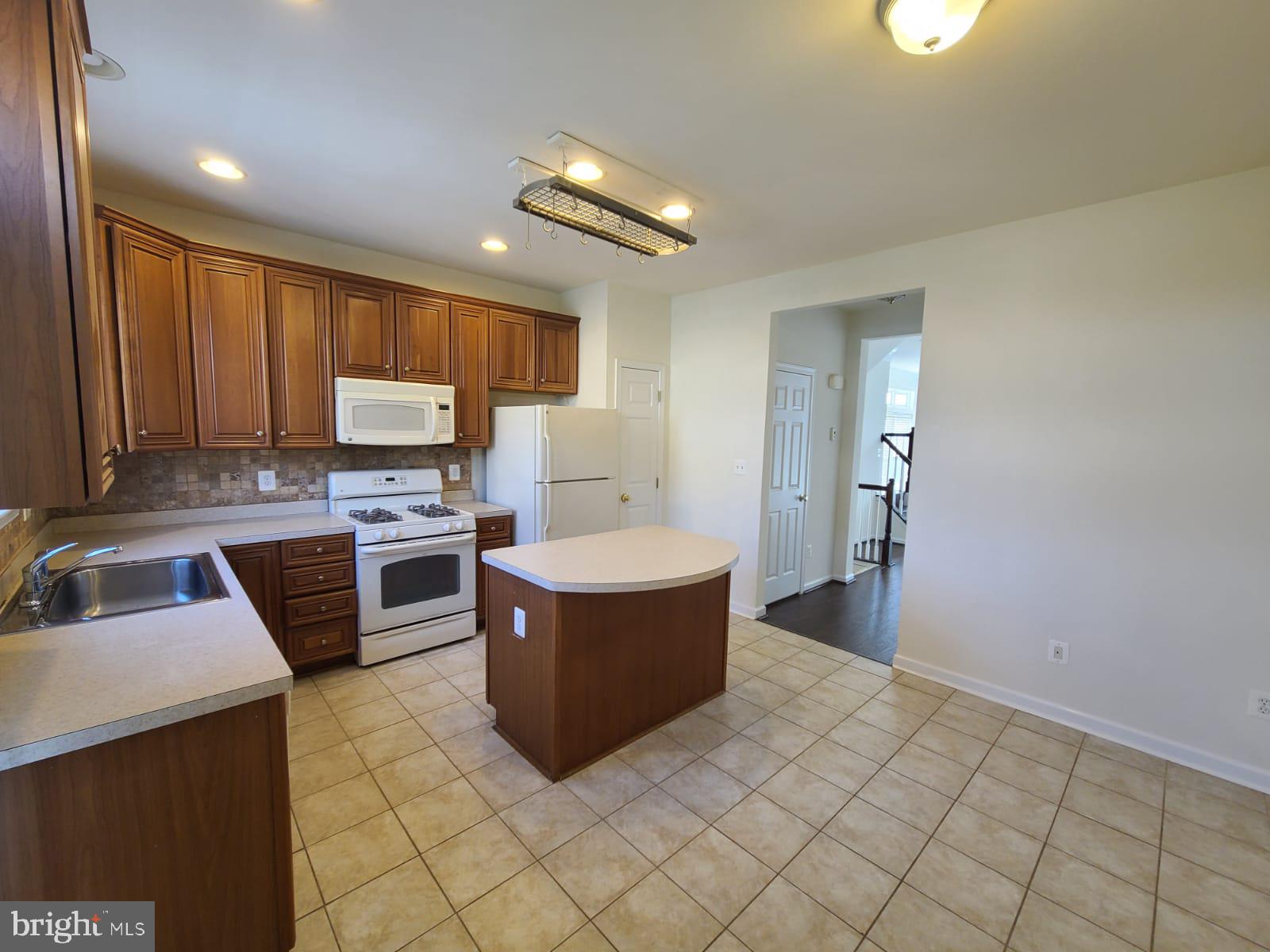 SOUTH RIDING - Residential Lease