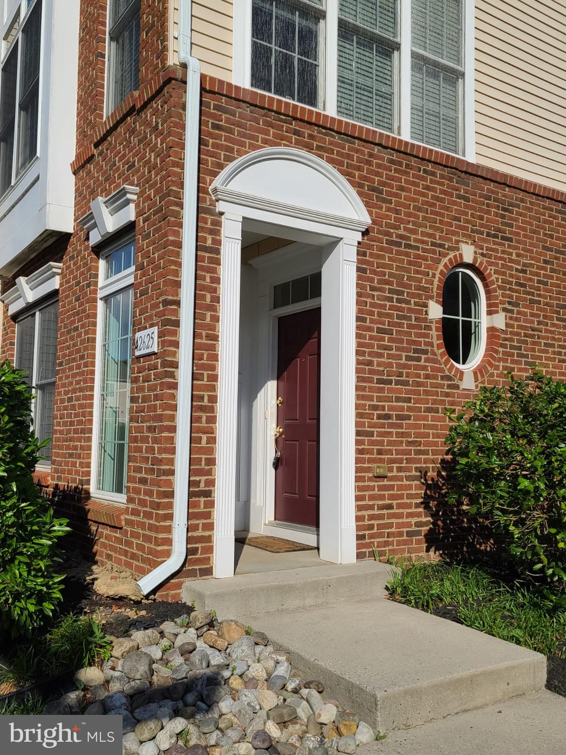 SOUTH RIDING - Residential Lease