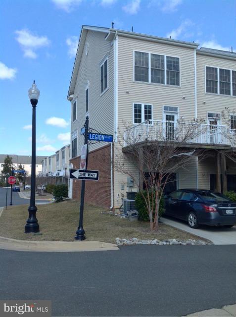 SOUTH RIDING - Residential Lease