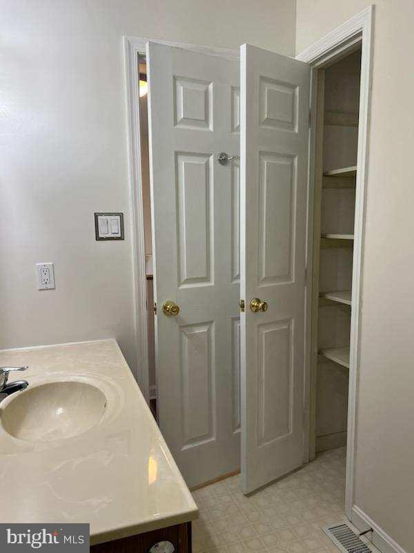 HAMPSTEAD - Residential Lease