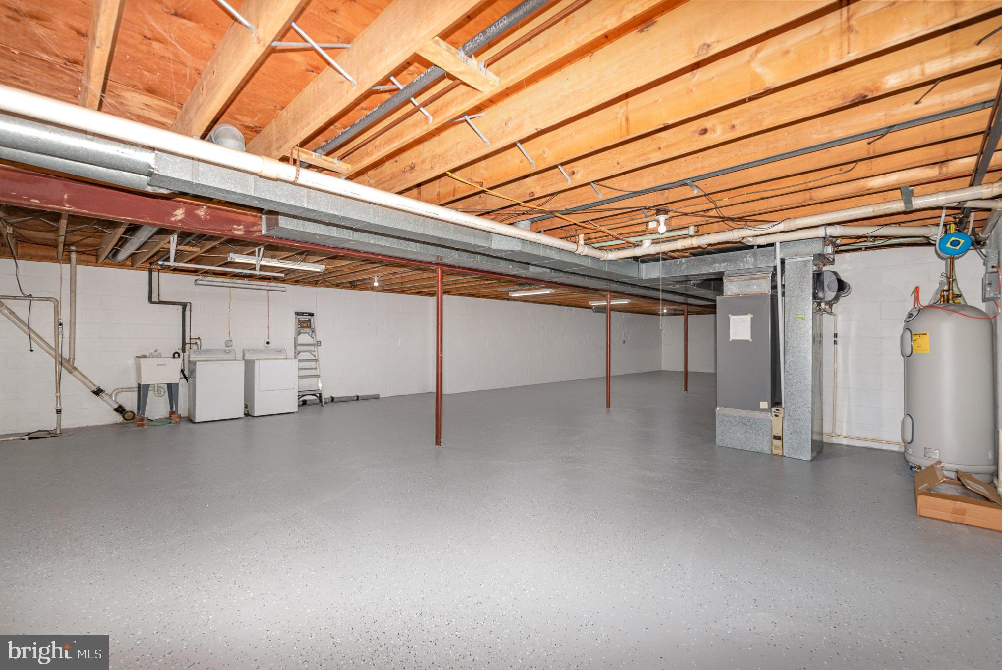 HAMPTON GARDENS - Residential