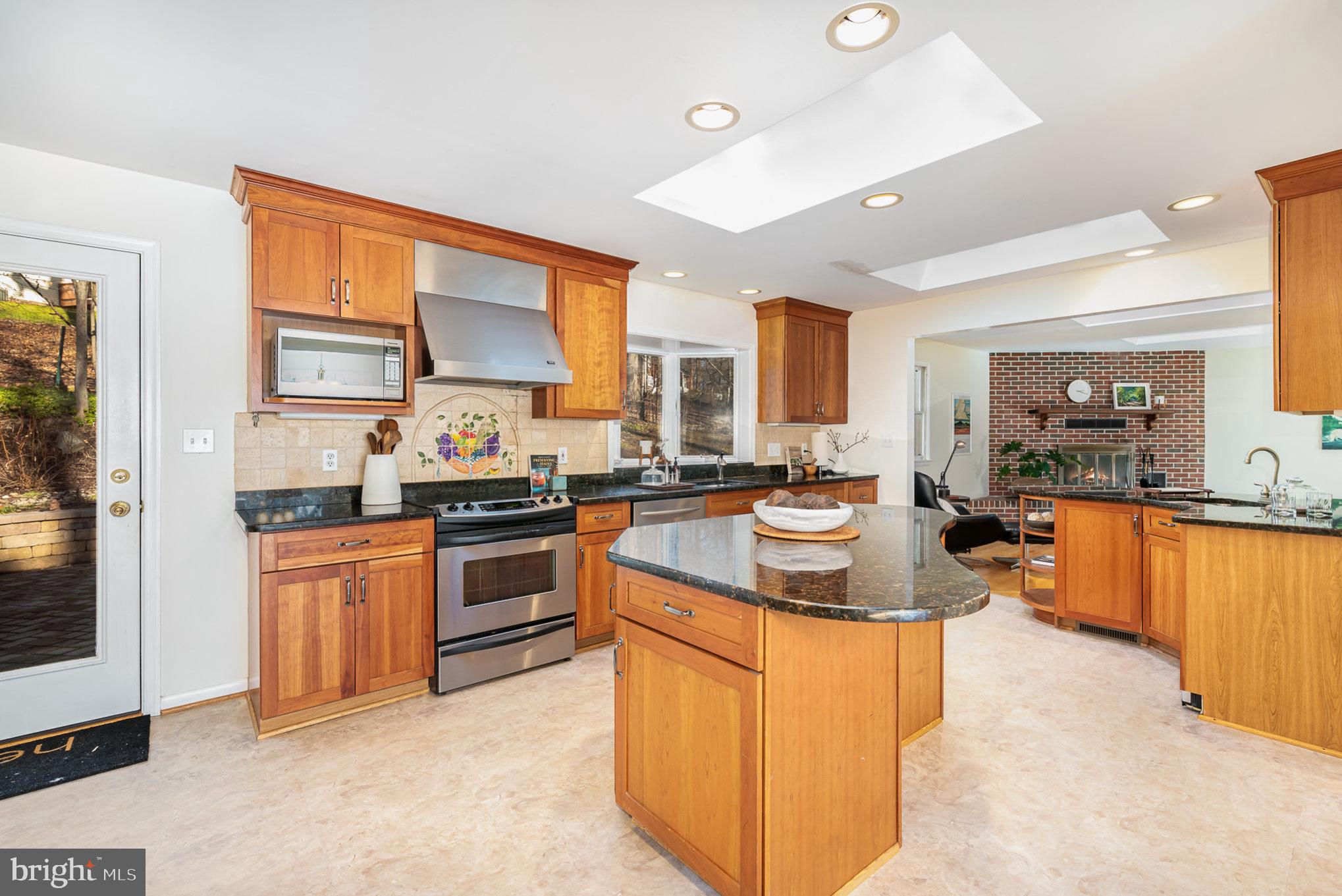 HAMPTON GARDENS - Residential