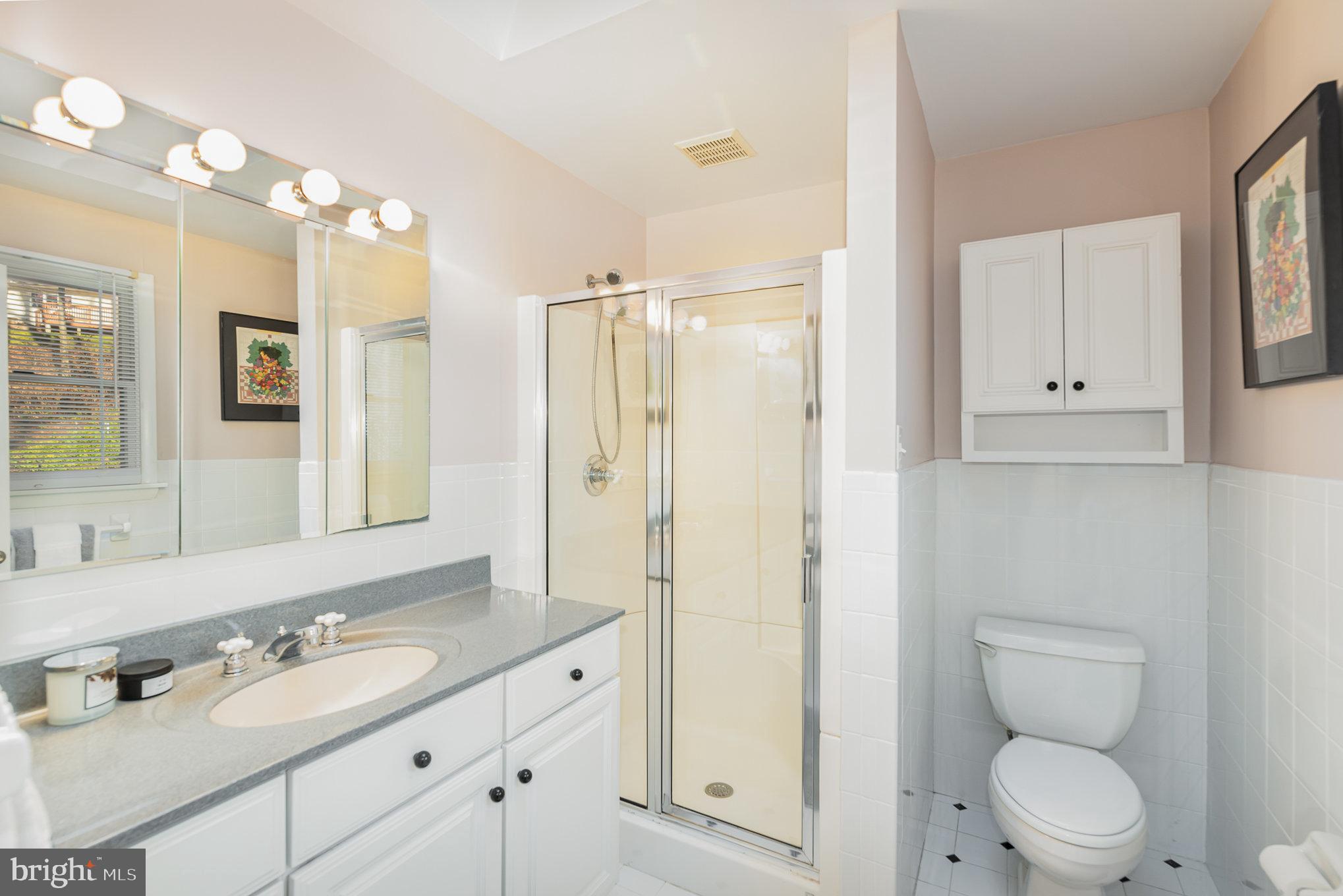 HAMPTON GARDENS - Residential