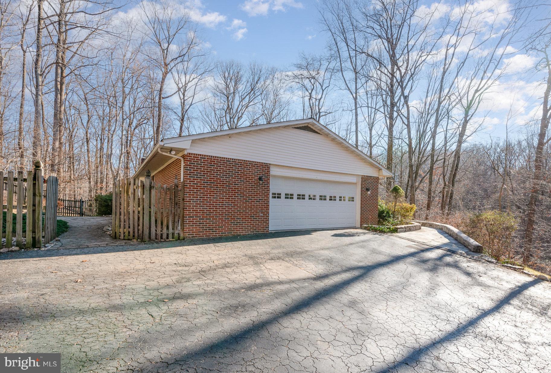 HAMPTON GARDENS - Residential