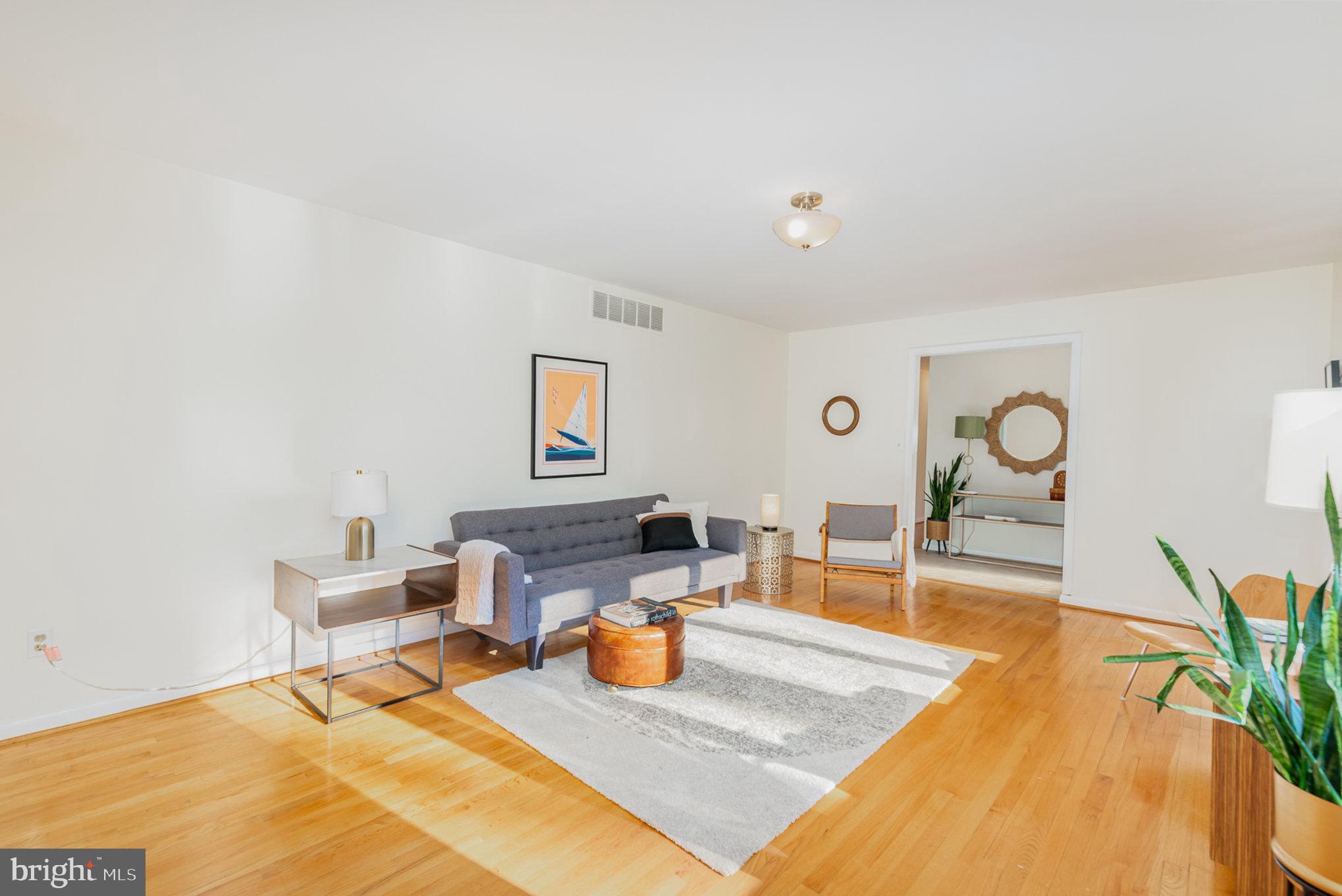 HAMPTON GARDENS - Residential