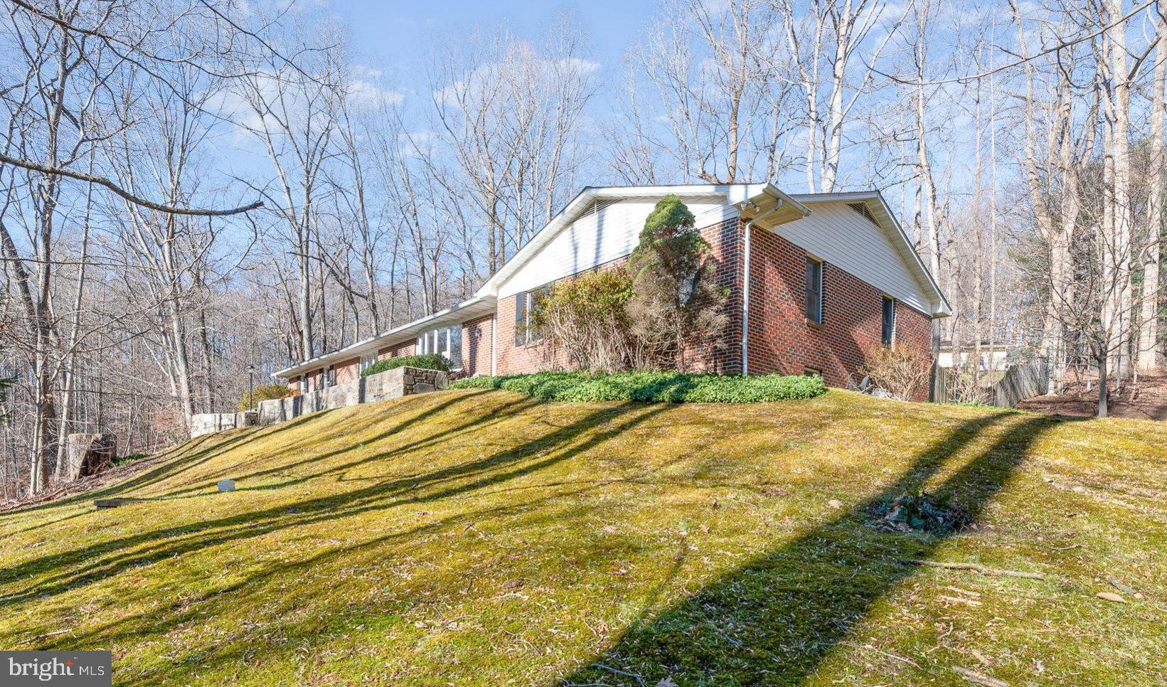 HAMPTON GARDENS - Residential