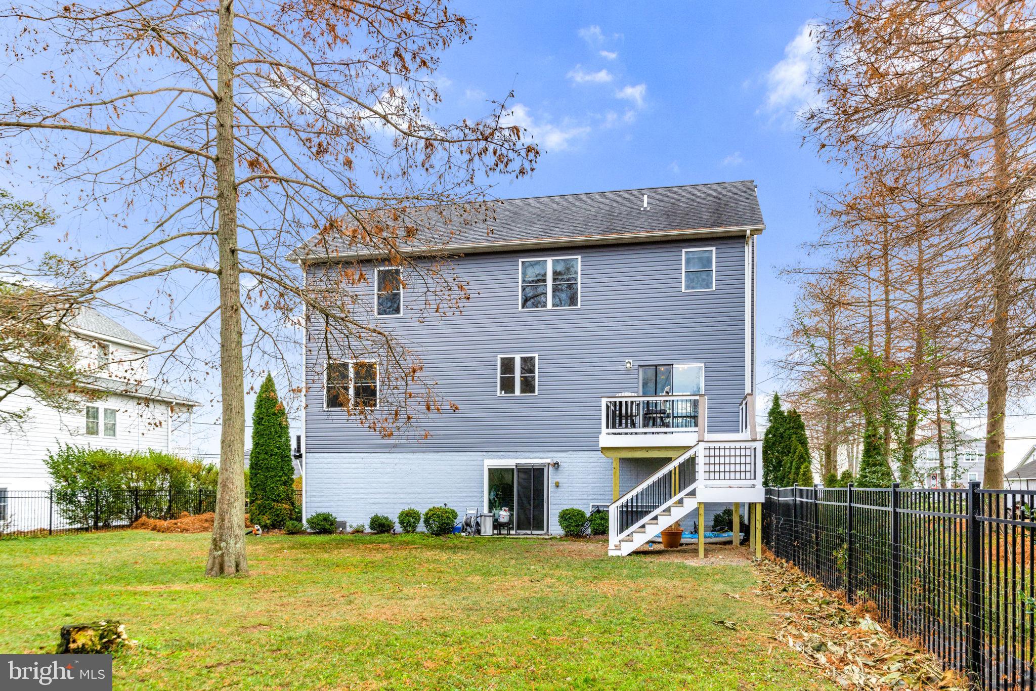 BOWLEYS QUARTERS - Residential