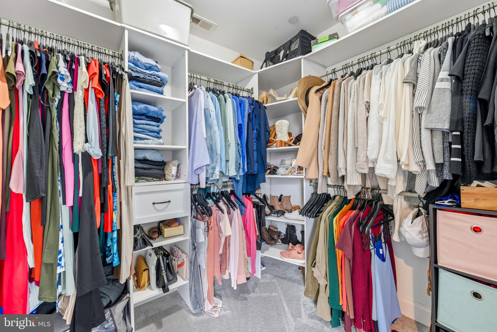 BOWLEYS QUARTERS - Residential