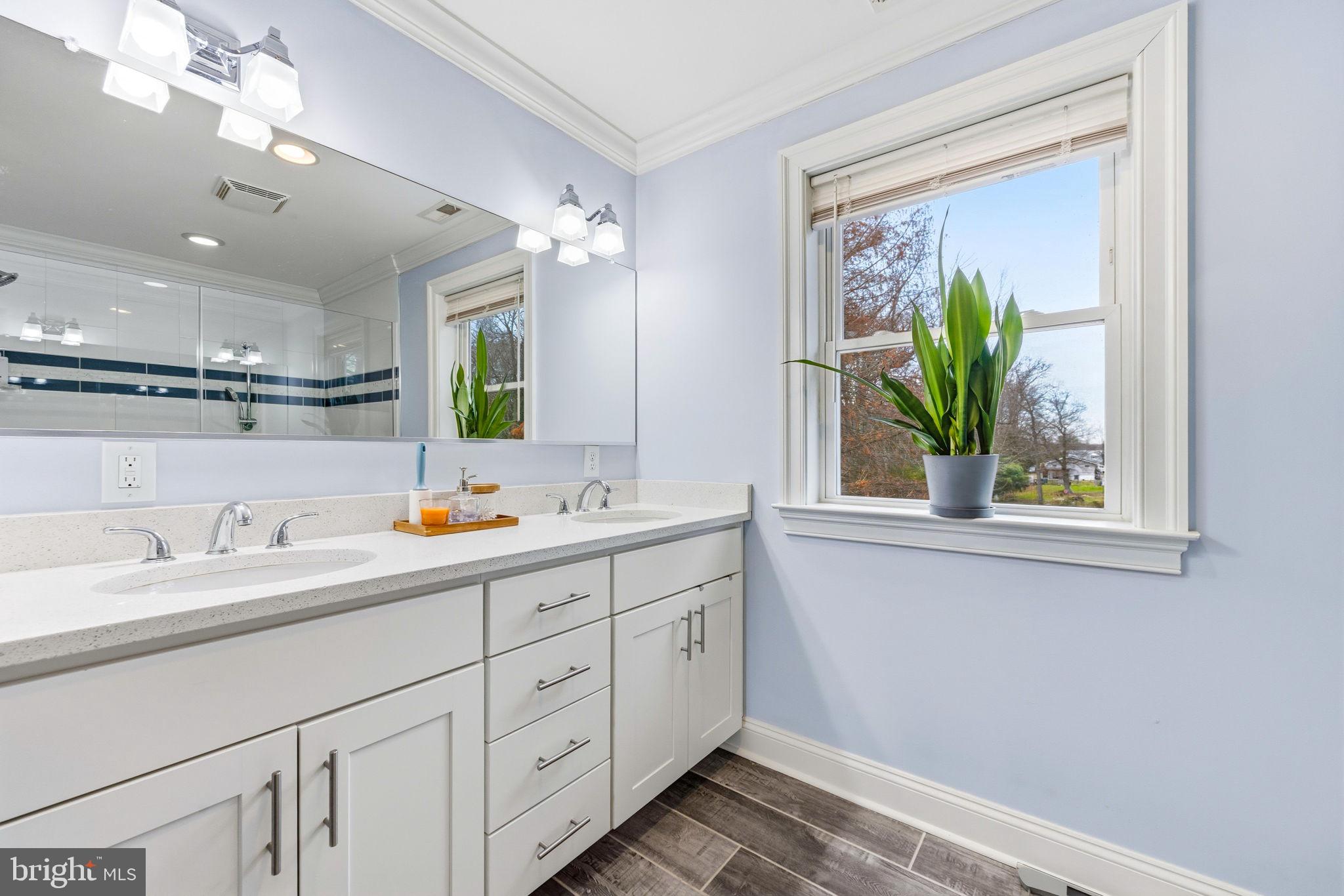 BOWLEYS QUARTERS - Residential