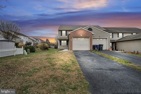 2 SUE CIRCLE LEBANON PA 17042