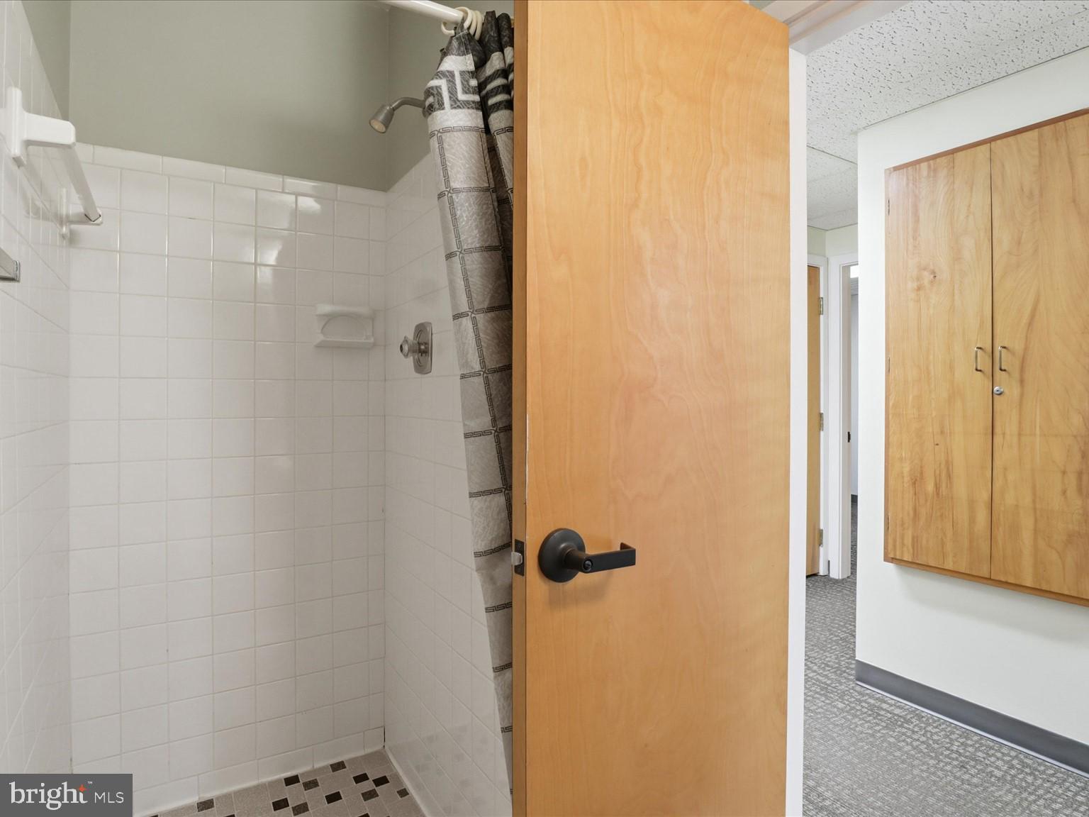 SPRINGFIELD PROFESSSIONAL PARK - Commercial Sale