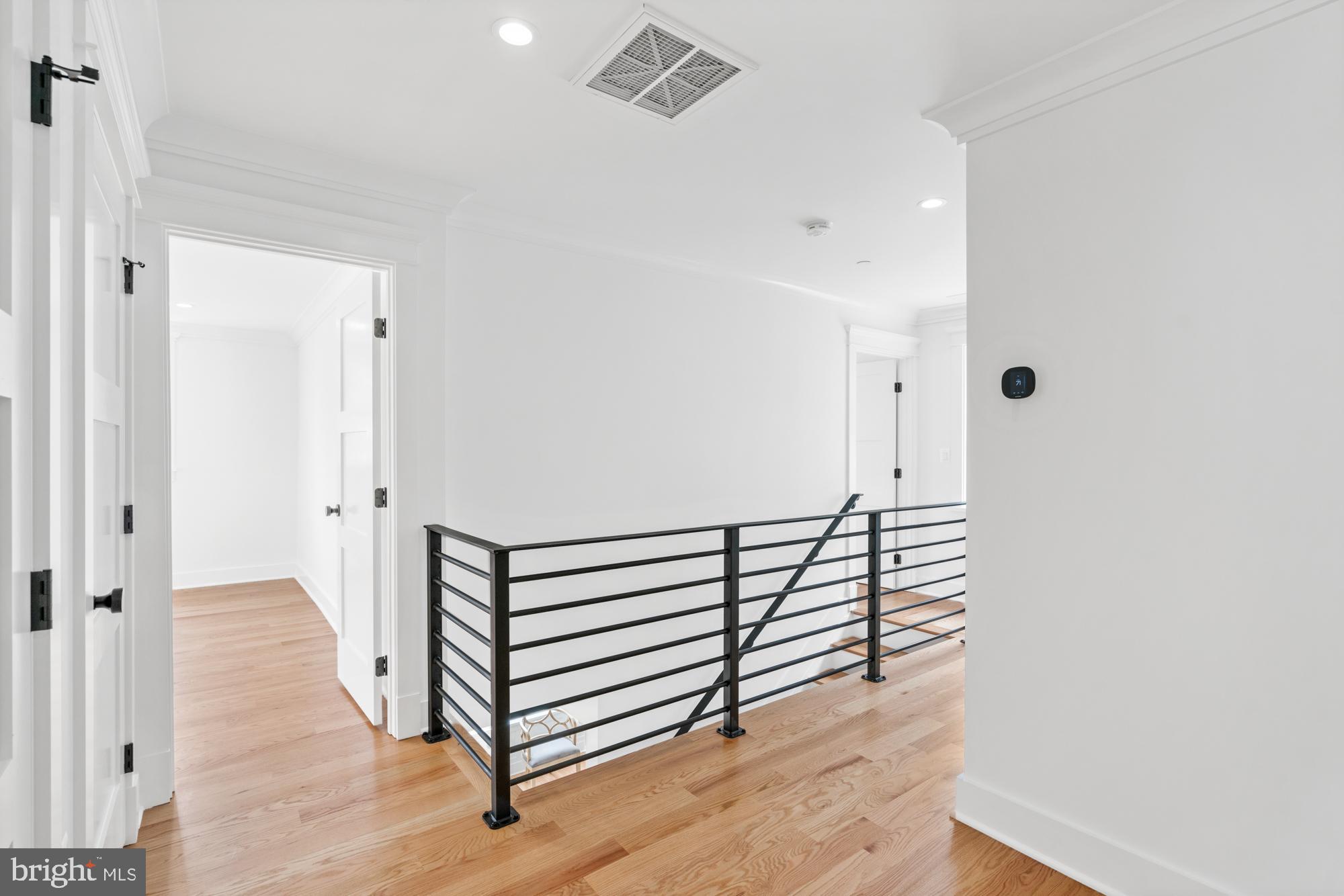 MURRAY HILL - Residential