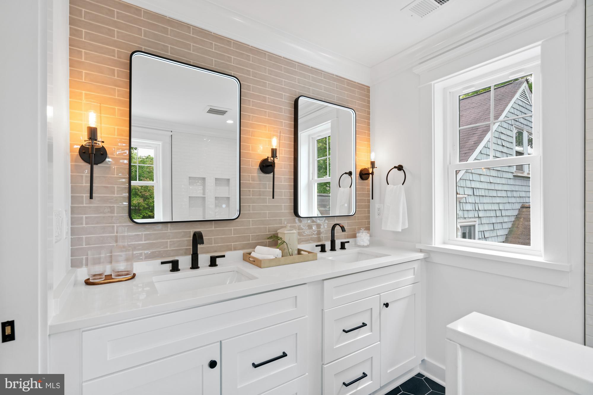 MURRAY HILL - Residential