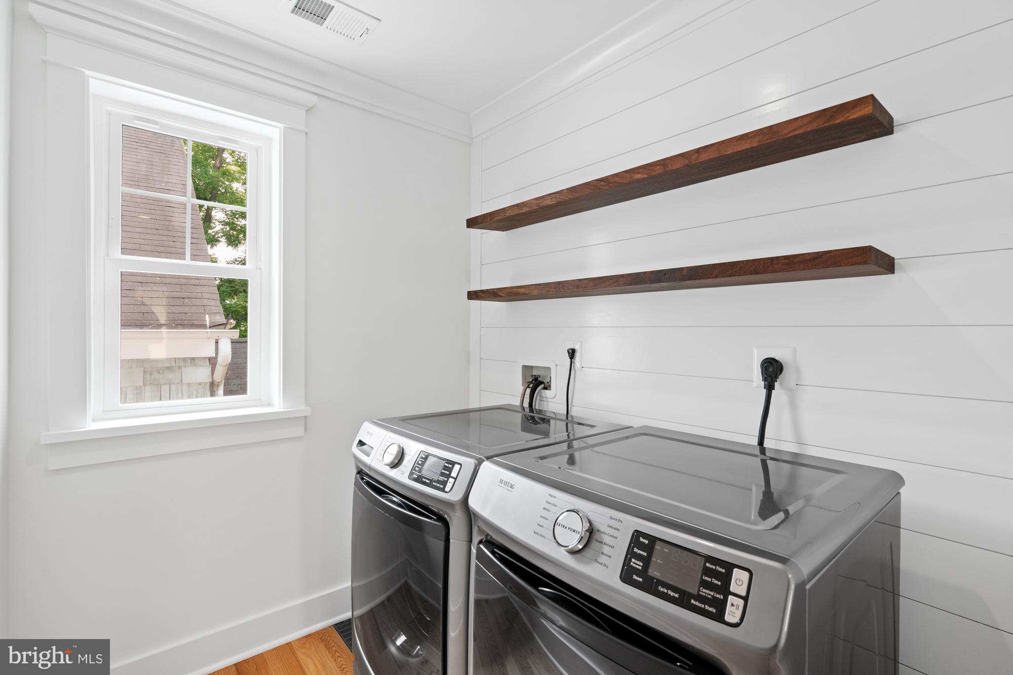 MURRAY HILL - Residential