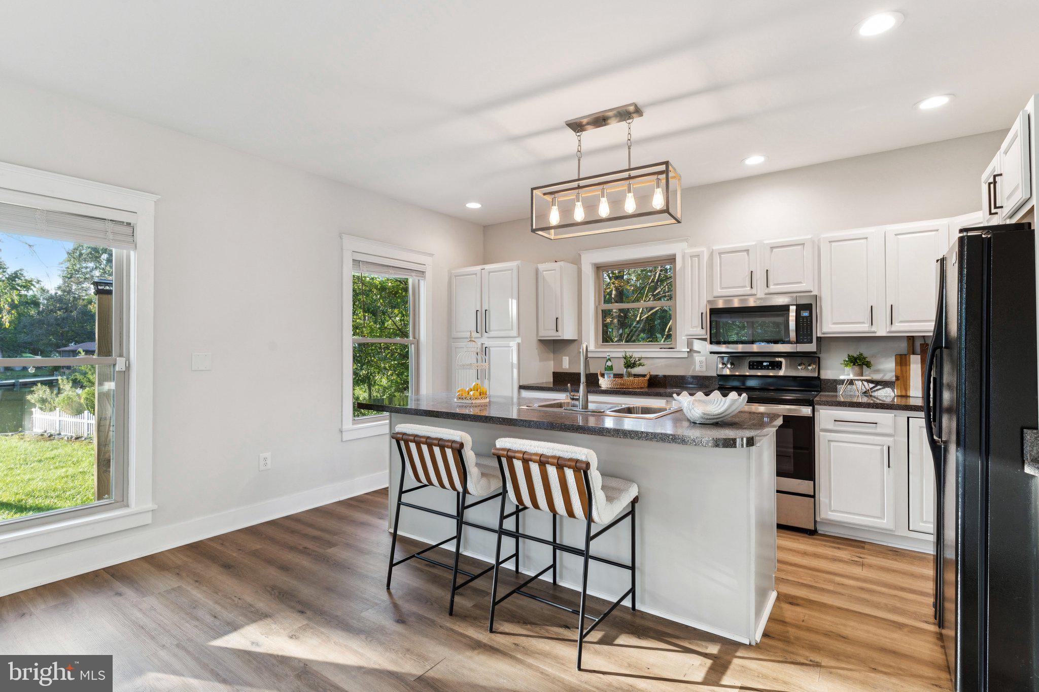 AVALON SHORES - Residential