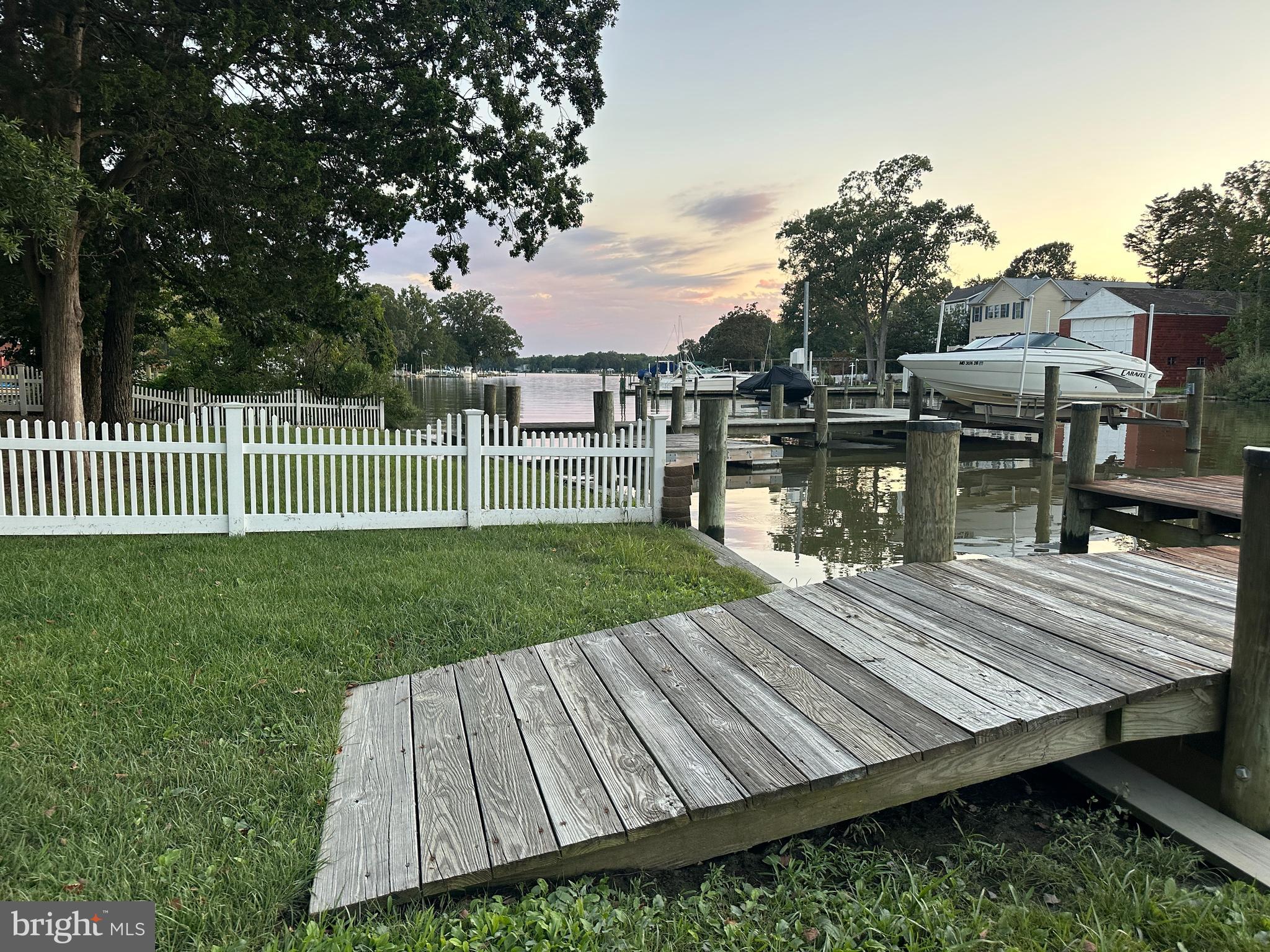 AVALON SHORES - Residential