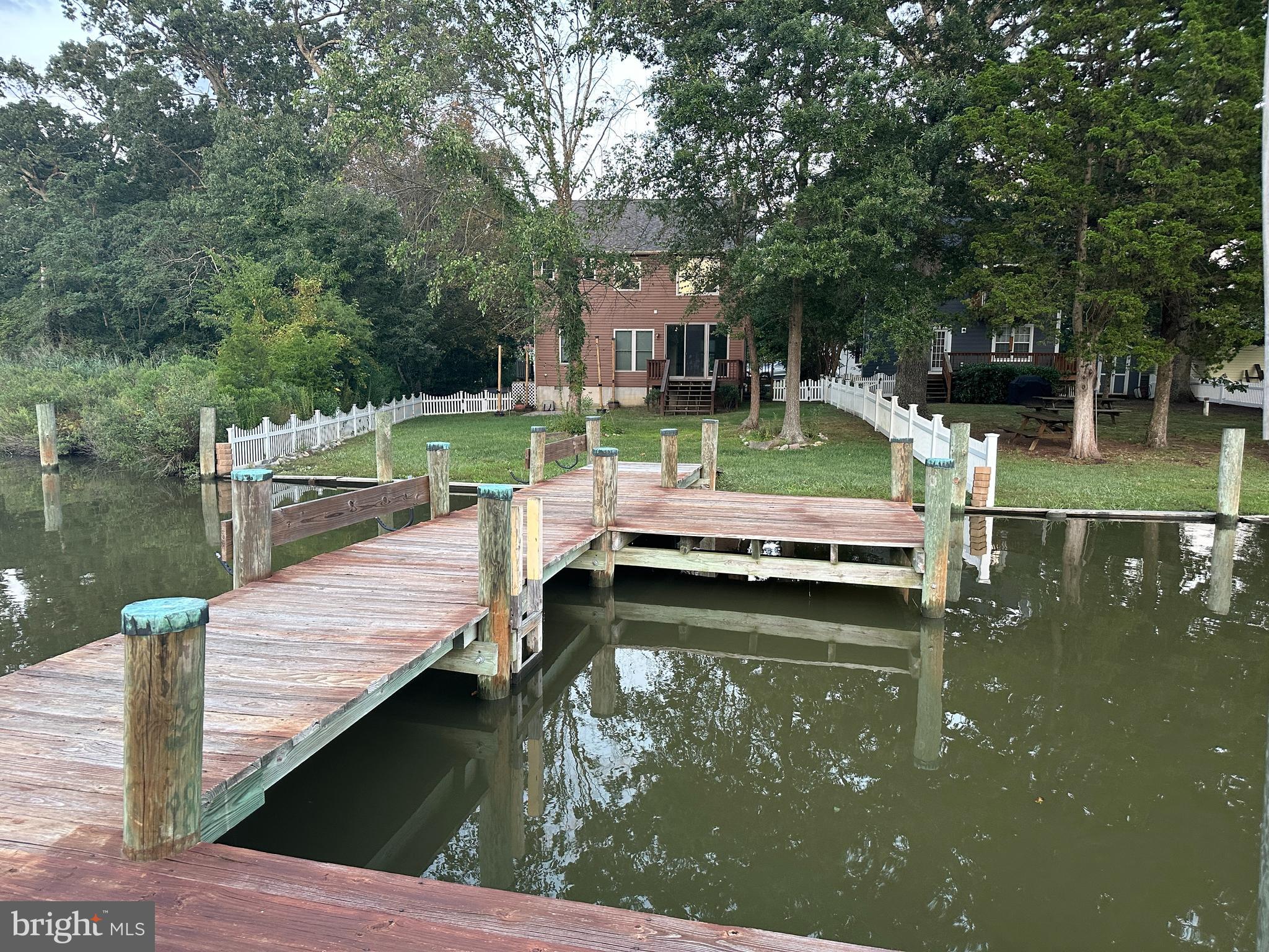 AVALON SHORES - Residential