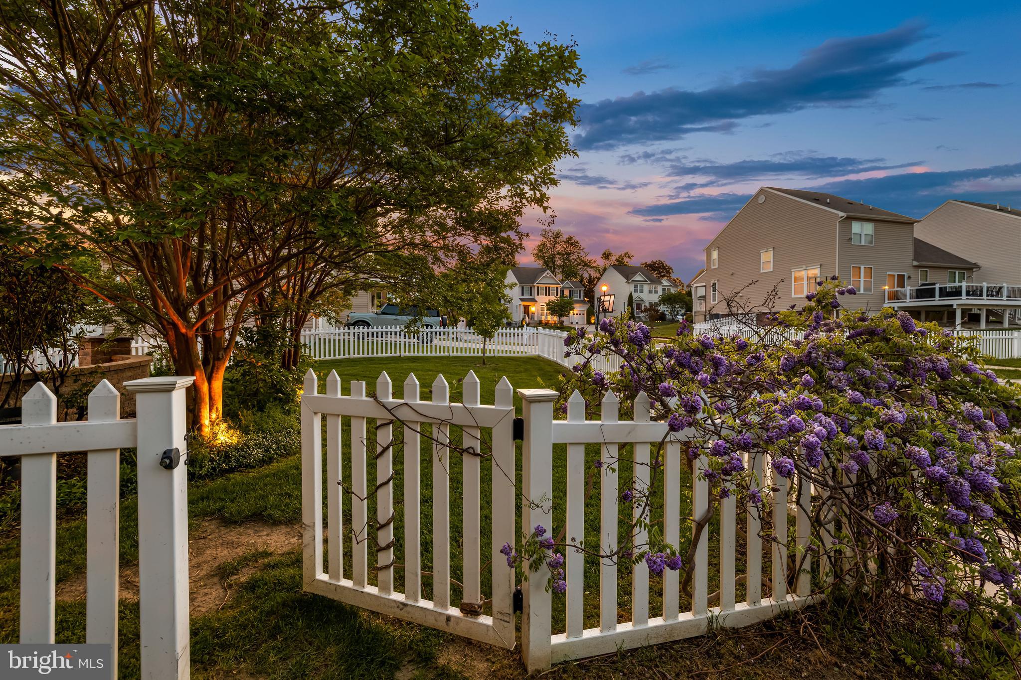 8888 PADDOCK LANE