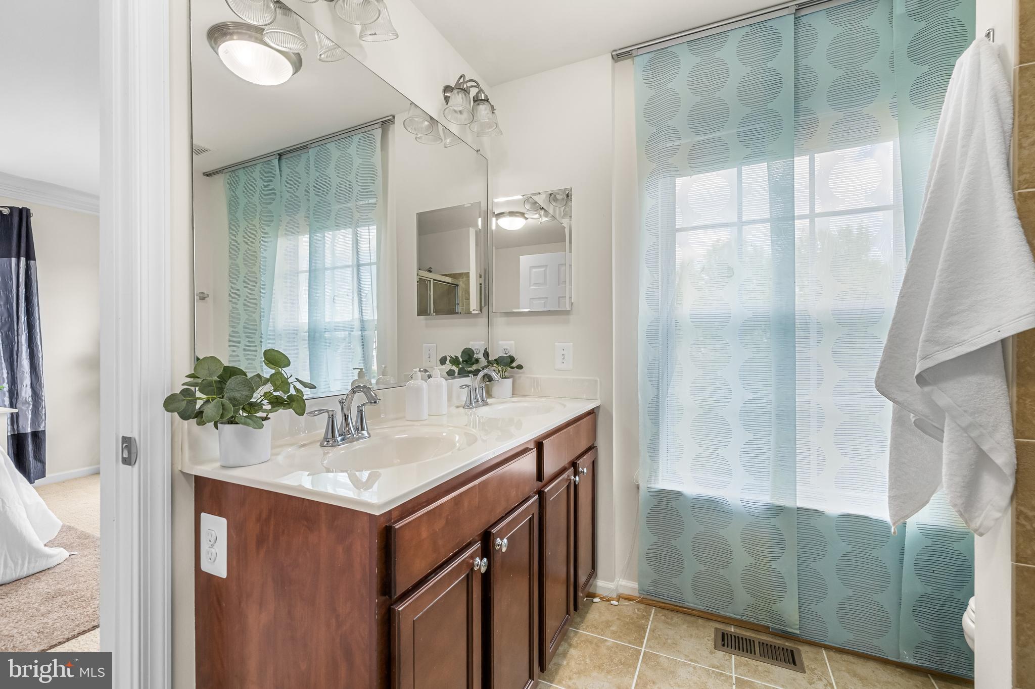 PERRY MEADOWS - Residential