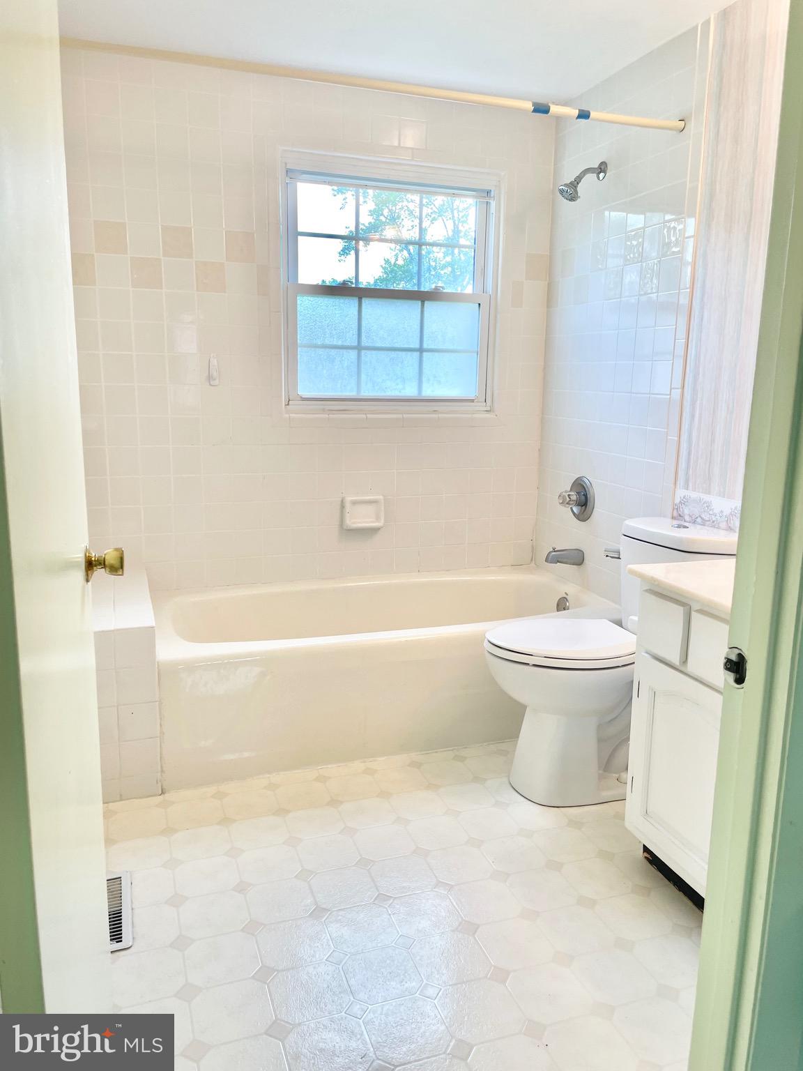 GREENBRIAR - Residential Lease