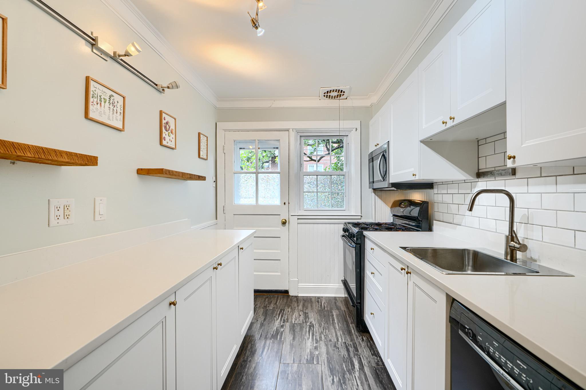 ACADEMY HEIGHTS - Residential