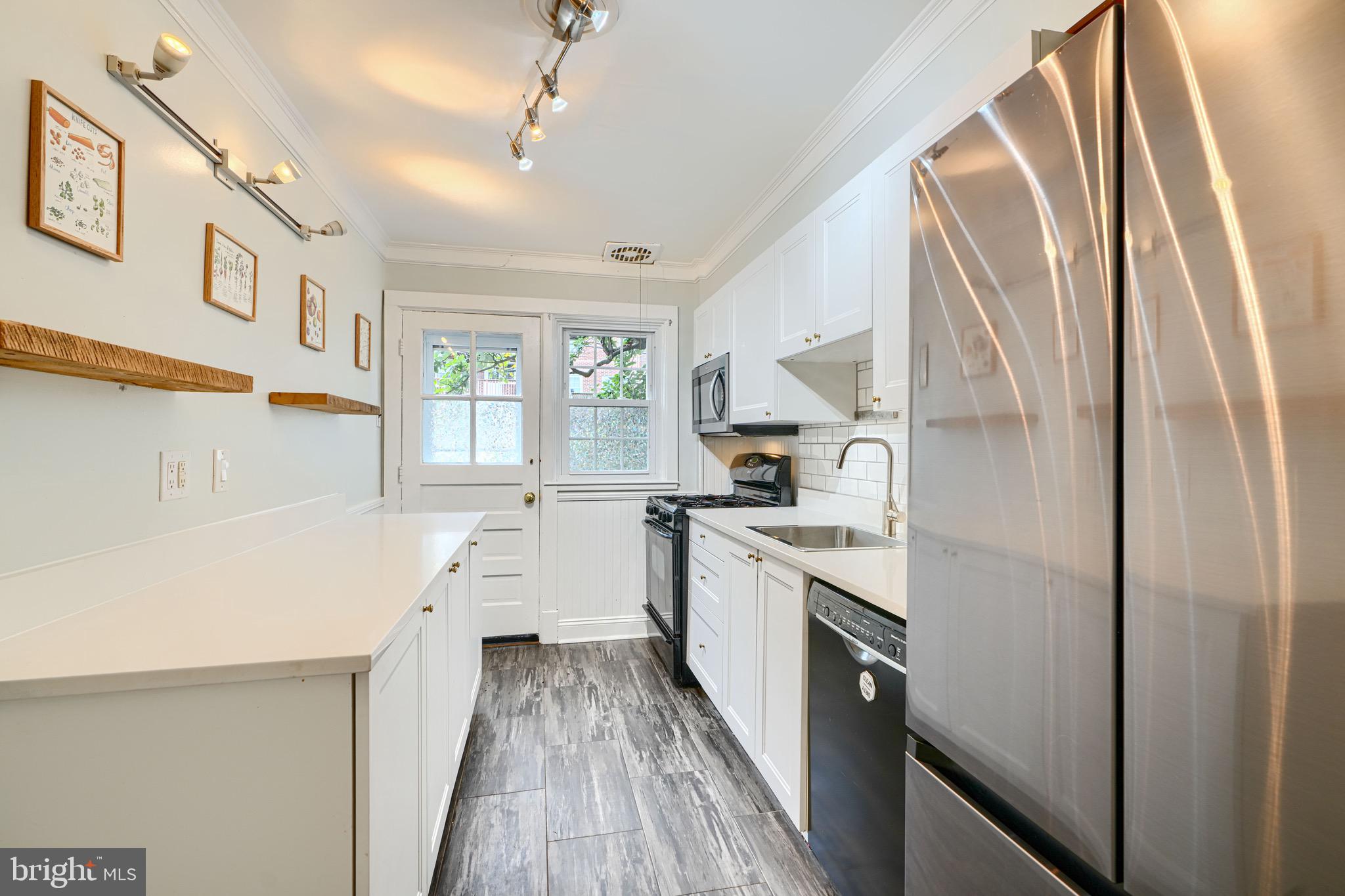 ACADEMY HEIGHTS - Residential