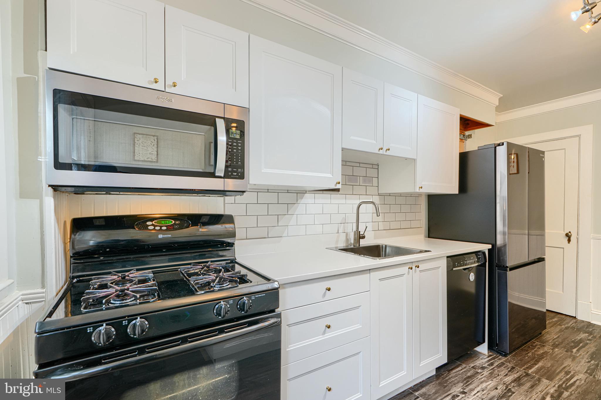 ACADEMY HEIGHTS - Residential