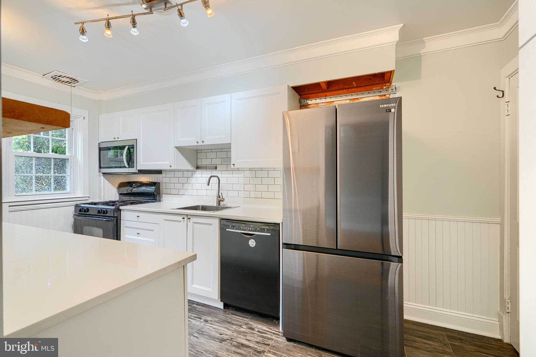 ACADEMY HEIGHTS - Residential