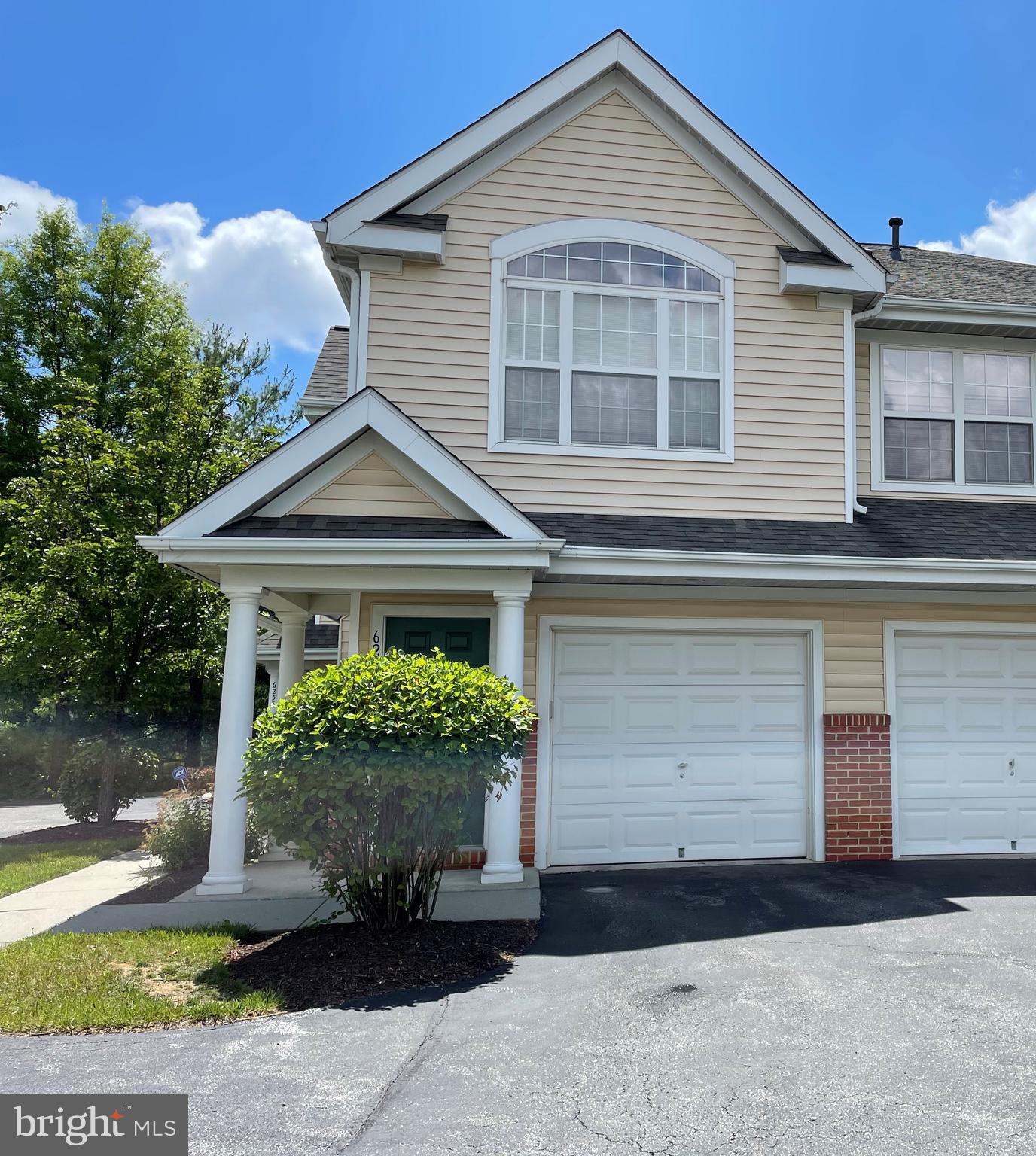 VILLAGE OF LONG REACH - Residential