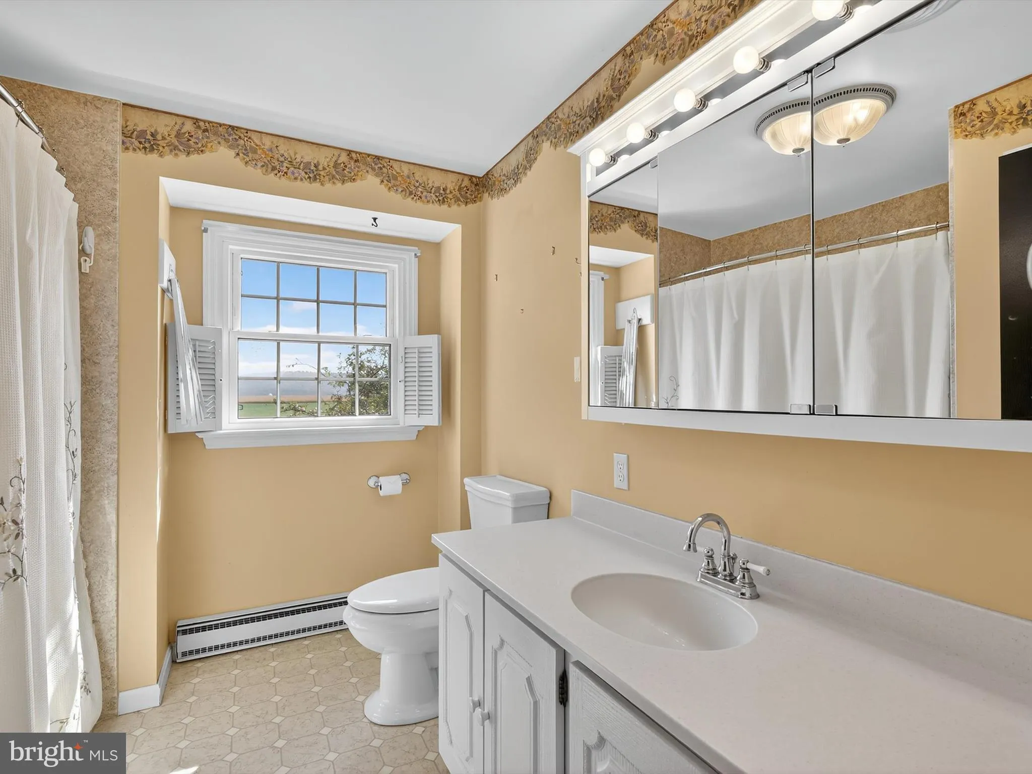 Marietta, Pennsylvania 17547, United States, 4 Bedrooms Bedrooms, ,3 BathroomsBathrooms,Residential,Pending,215552