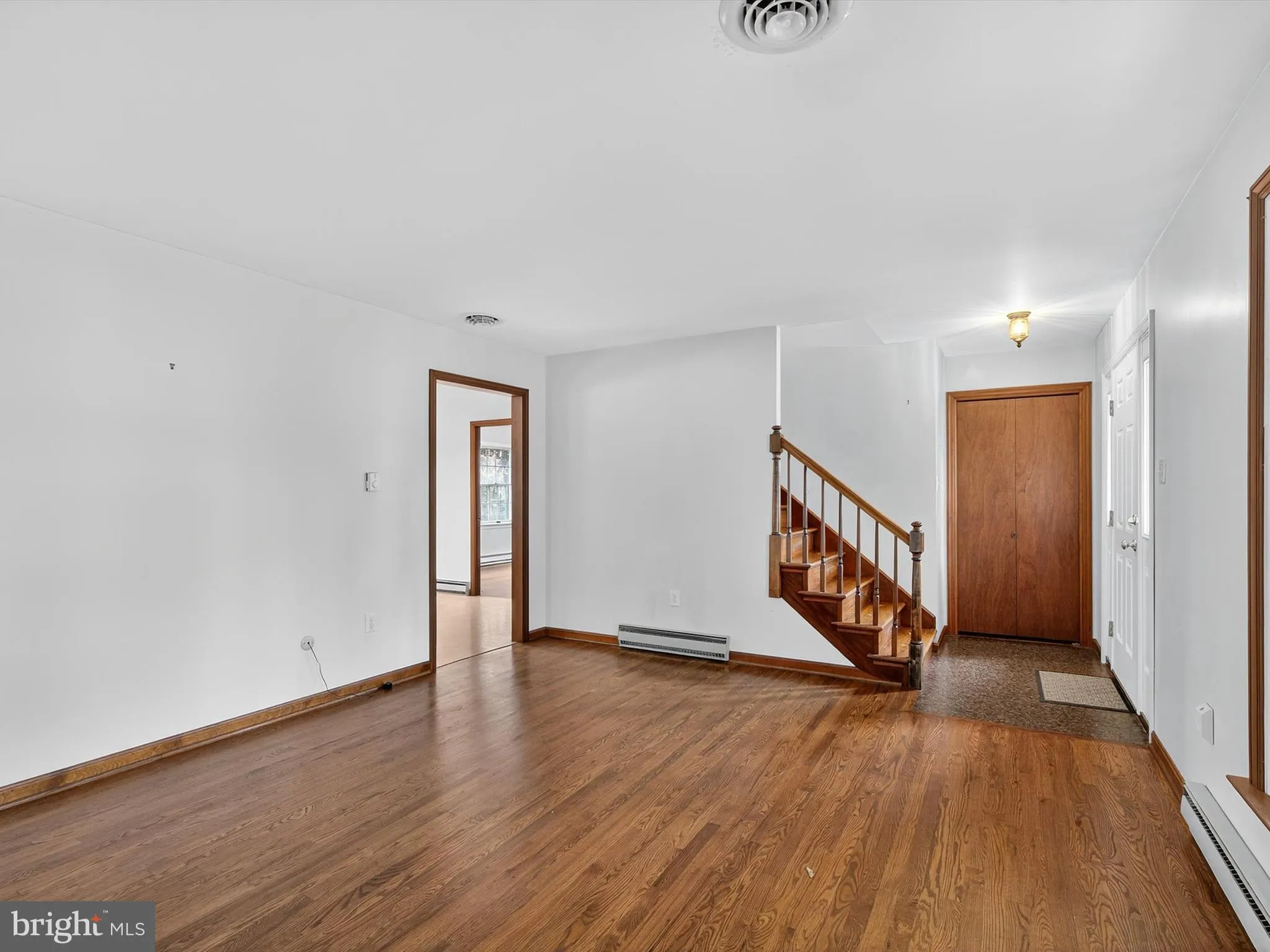 Marietta, Pennsylvania 17547, United States, 4 Bedrooms Bedrooms, ,3 BathroomsBathrooms,Residential,Pending,215552