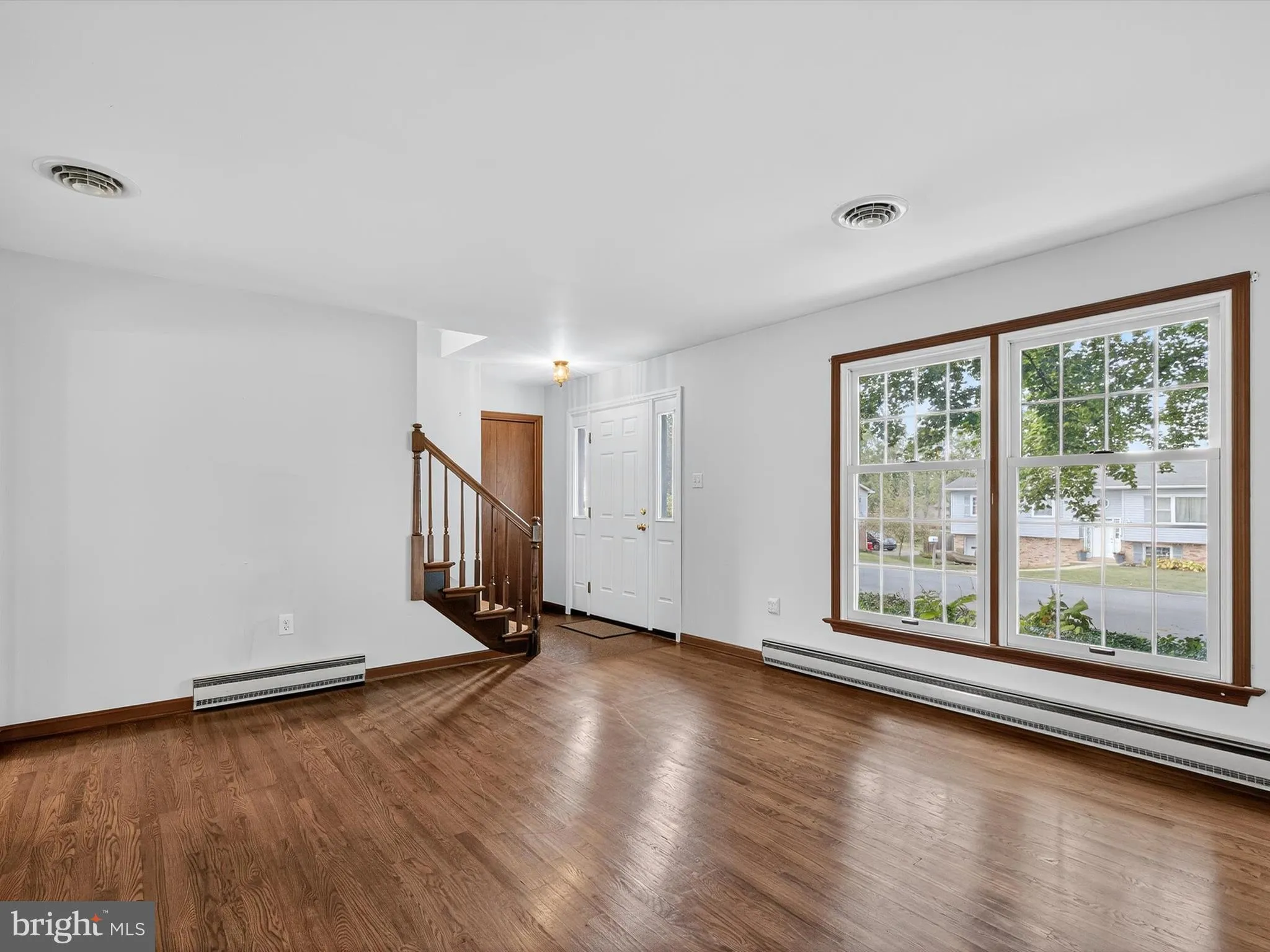 Marietta, Pennsylvania 17547, United States, 4 Bedrooms Bedrooms, ,3 BathroomsBathrooms,Residential,Pending,215552