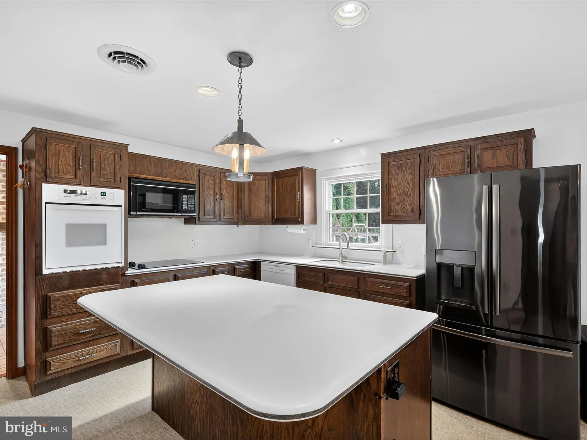 Marietta, Pennsylvania 17547, United States, 4 Bedrooms Bedrooms, ,3 BathroomsBathrooms,Residential,Pending,215552