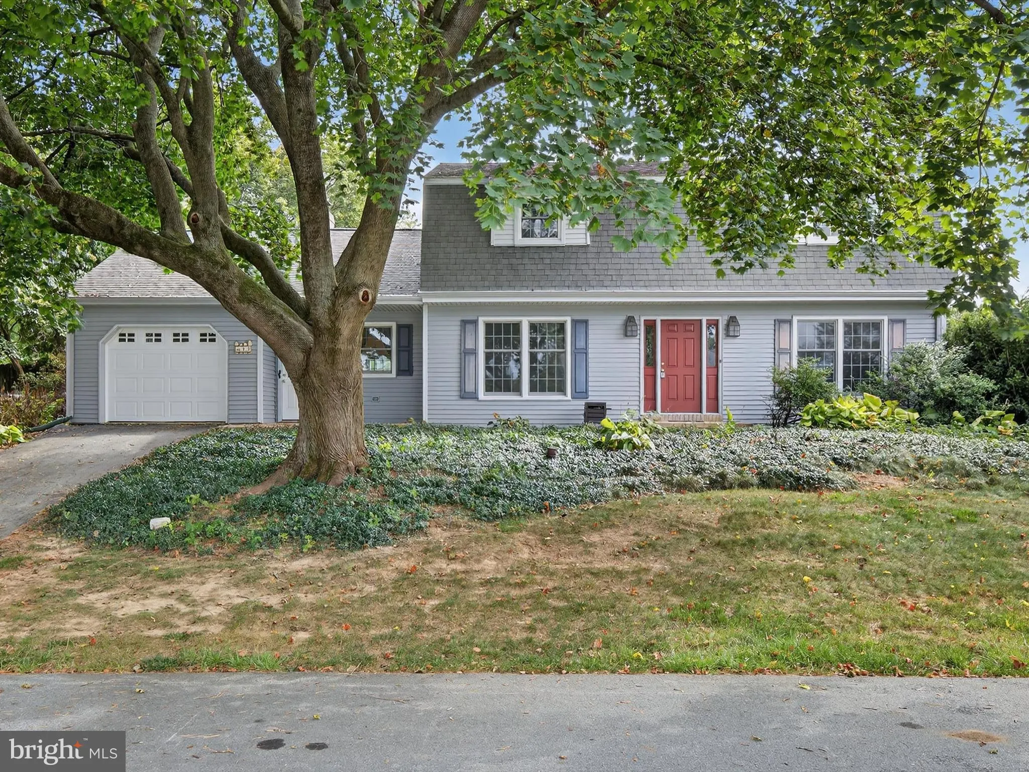 Marietta, Pennsylvania 17547, United States, 4 Bedrooms Bedrooms, ,3 BathroomsBathrooms,Residential,Pending,215552