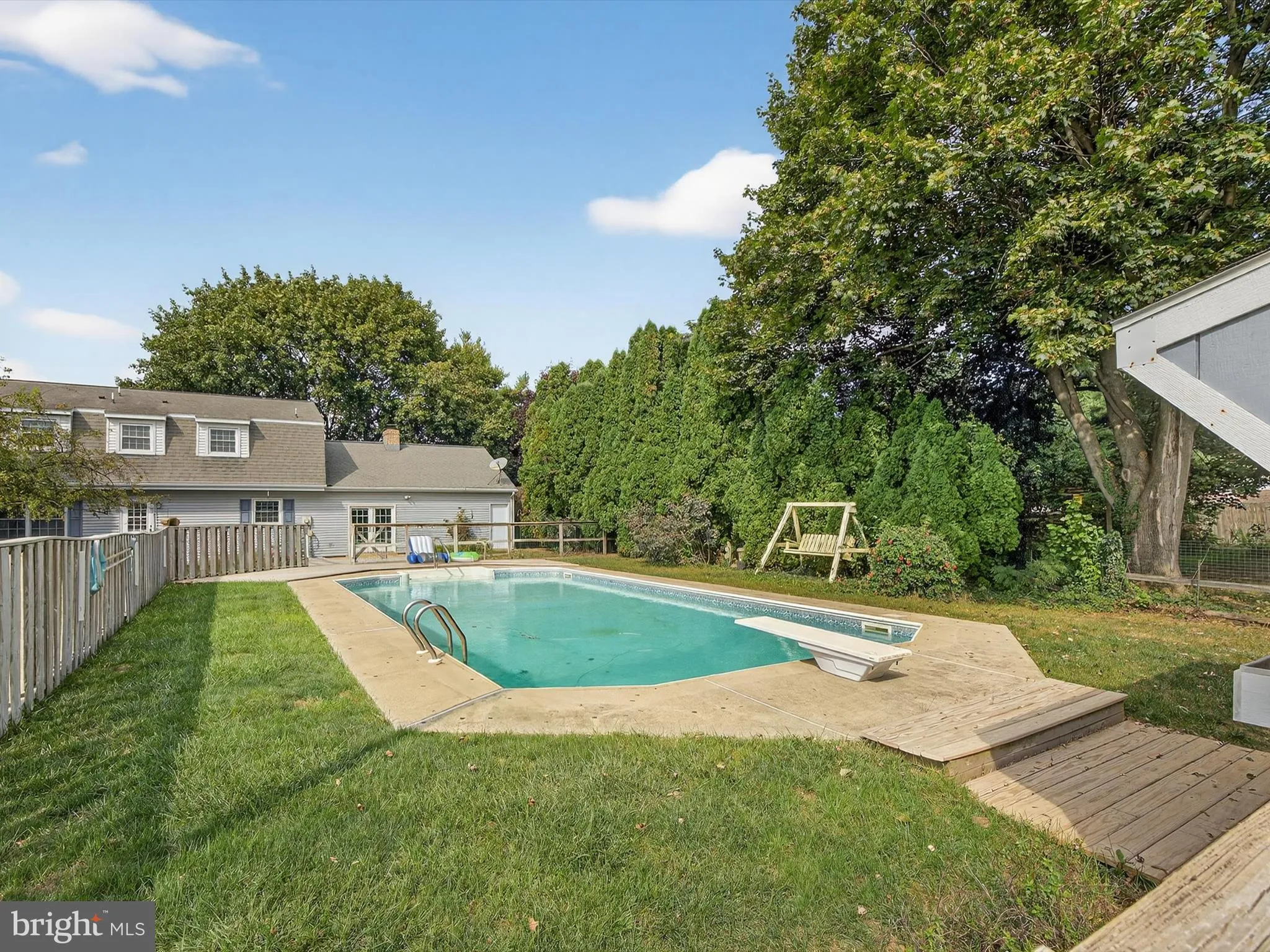 Marietta, Pennsylvania 17547, United States, 4 Bedrooms Bedrooms, ,3 BathroomsBathrooms,Residential,Pending,215552