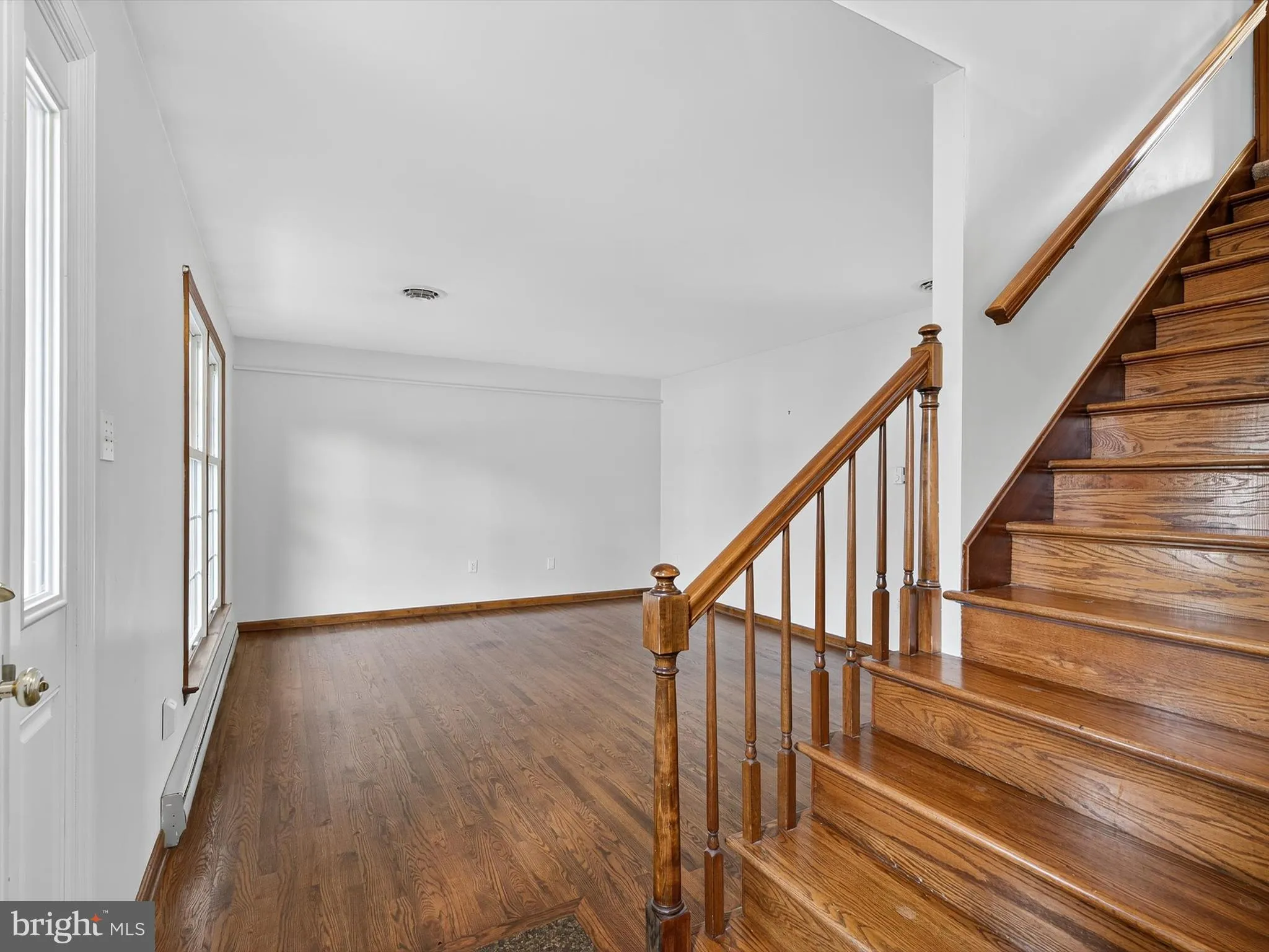 Marietta, Pennsylvania 17547, United States, 4 Bedrooms Bedrooms, ,3 BathroomsBathrooms,Residential,Pending,215552