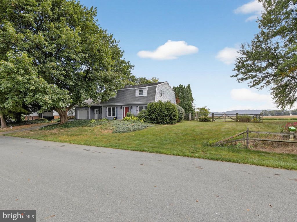 Photo of 33 Vista Drive, MARIETTA, PA 17547 (MLS # PALA2070878)