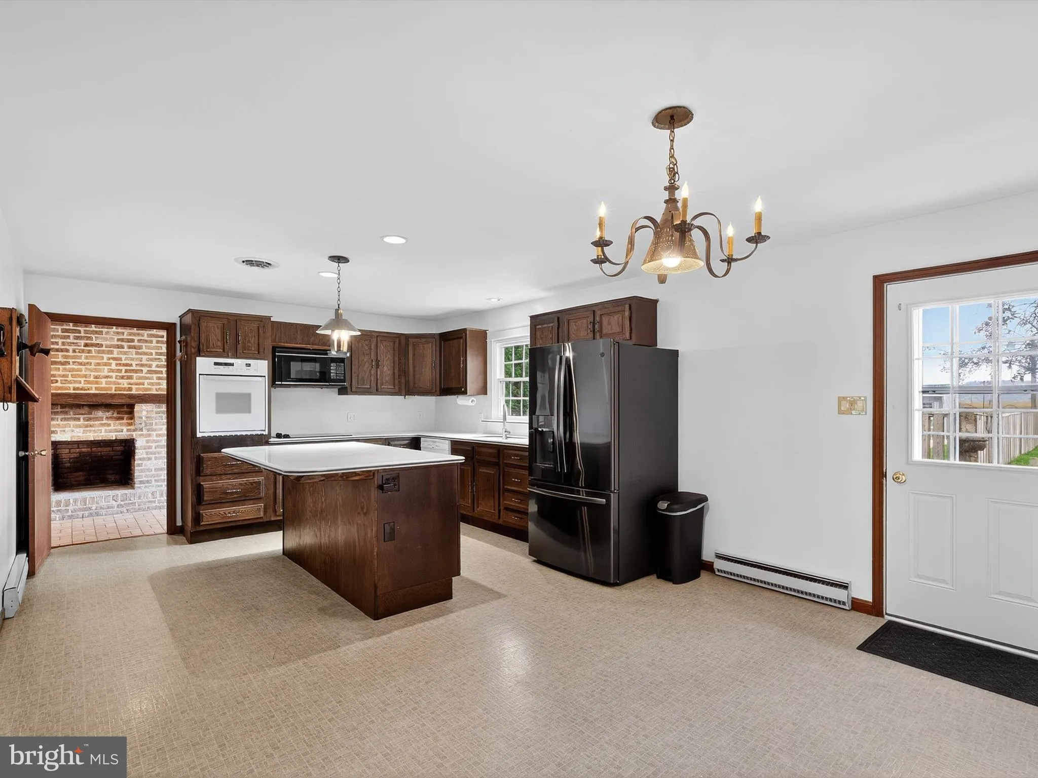 Marietta, Pennsylvania 17547, United States, 4 Bedrooms Bedrooms, ,3 BathroomsBathrooms,Residential,Pending,215552