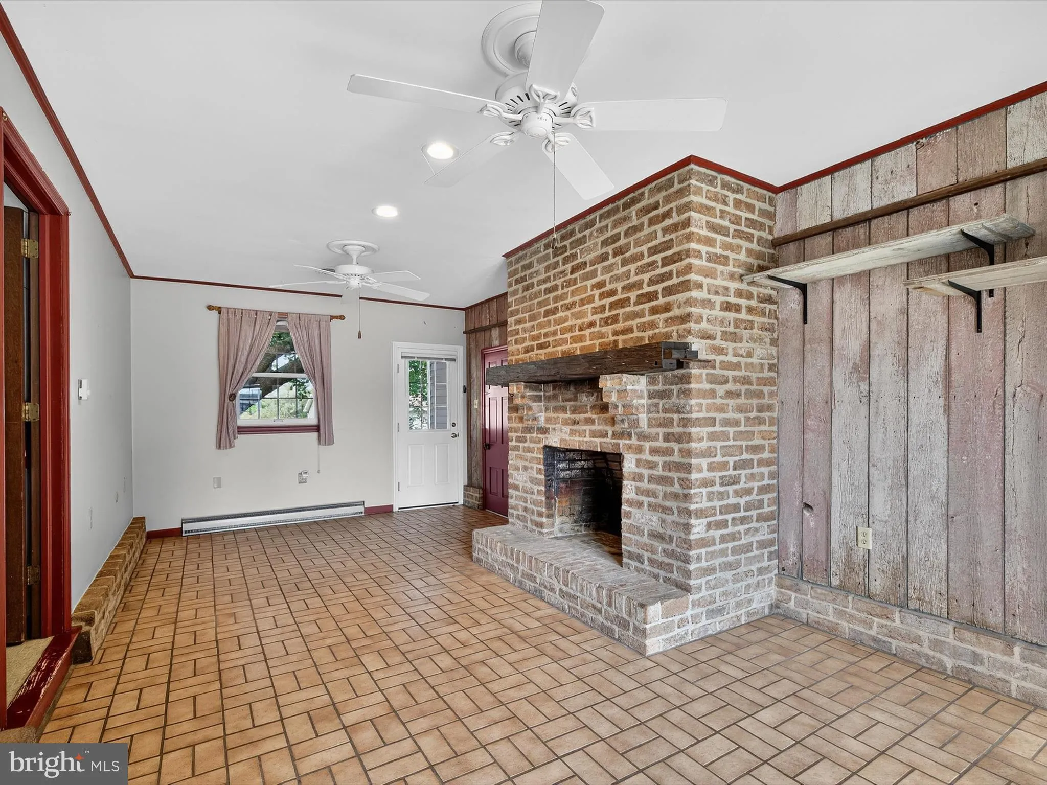 Marietta, Pennsylvania 17547, United States, 4 Bedrooms Bedrooms, ,3 BathroomsBathrooms,Residential,Pending,215552