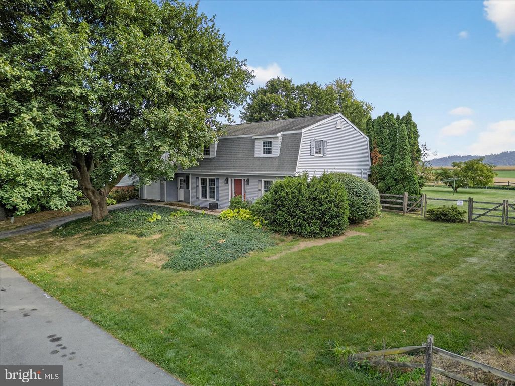 Photo of 33 Vista Drive, MARIETTA, PA 17547 (MLS # PALA2070878)