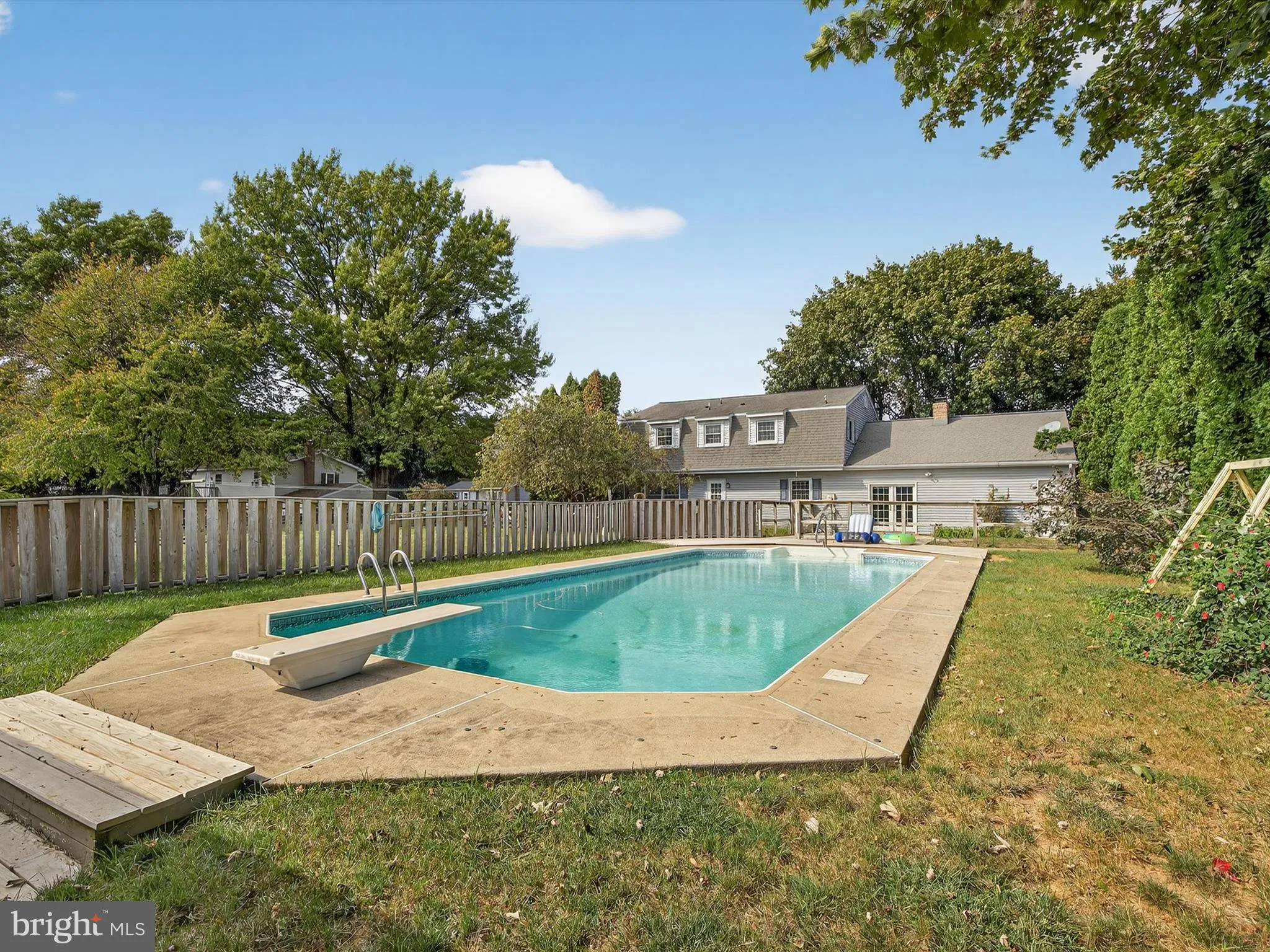 Marietta, Pennsylvania 17547, United States, 4 Bedrooms Bedrooms, ,3 BathroomsBathrooms,Residential,Pending,215552