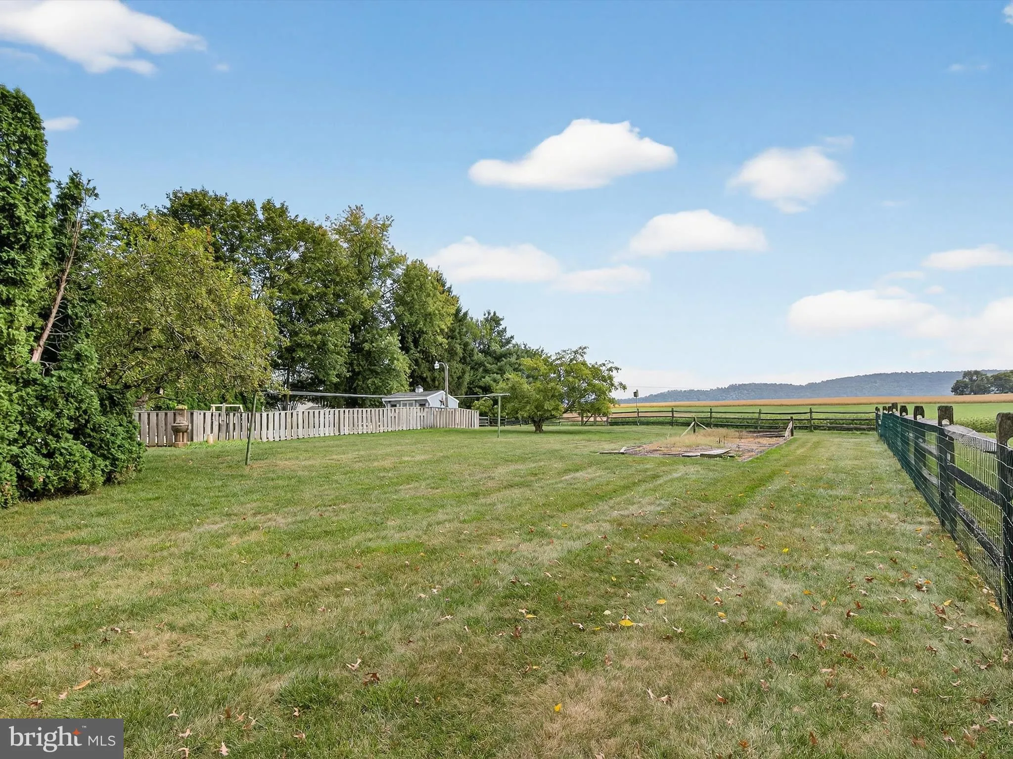 Marietta, Pennsylvania 17547, United States, 4 Bedrooms Bedrooms, ,3 BathroomsBathrooms,Residential,Pending,215552