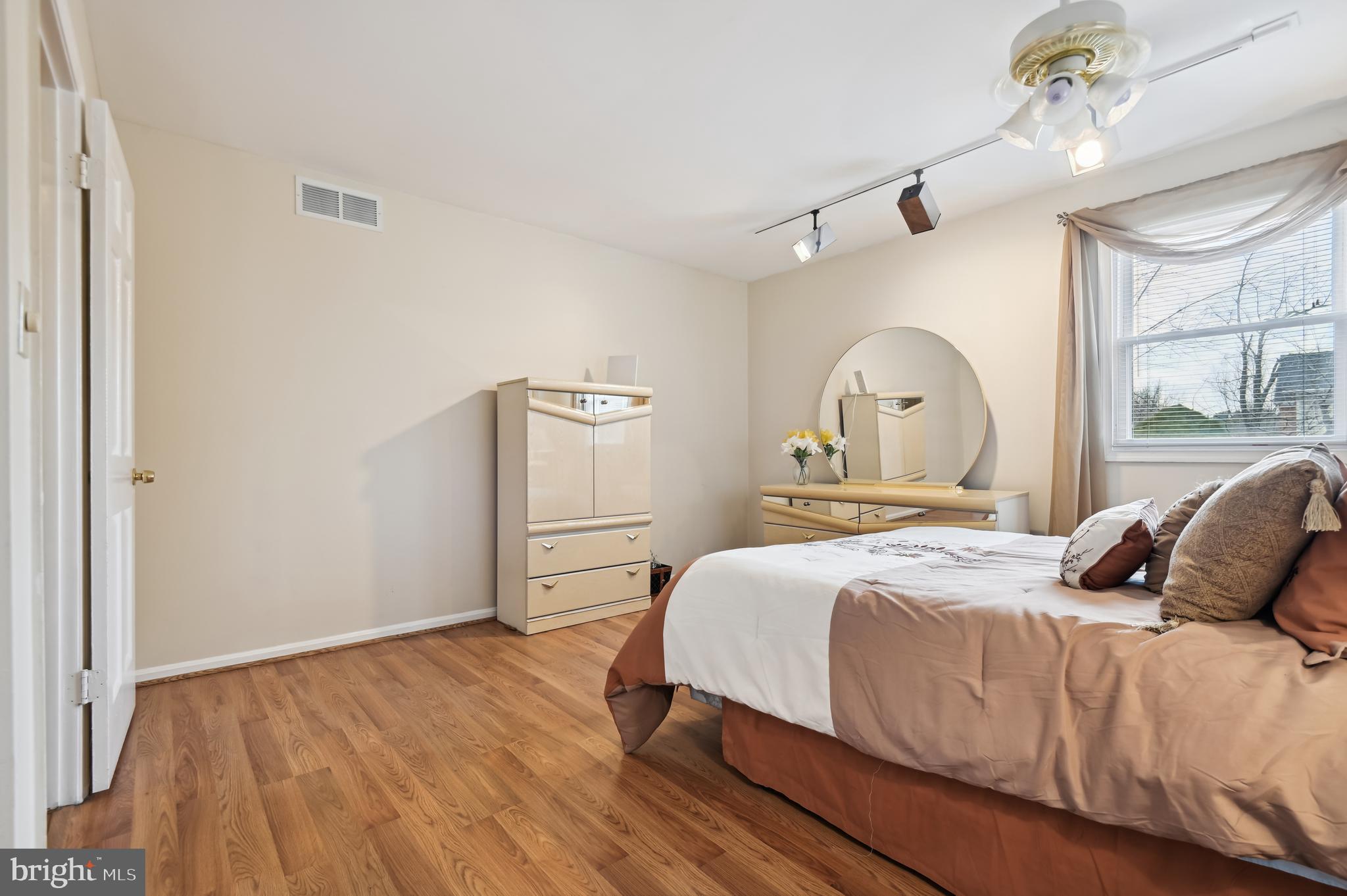 WORTHINGTON RIDGE - Residential